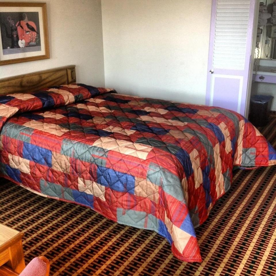 Relax Inn - Shelby photo 9
