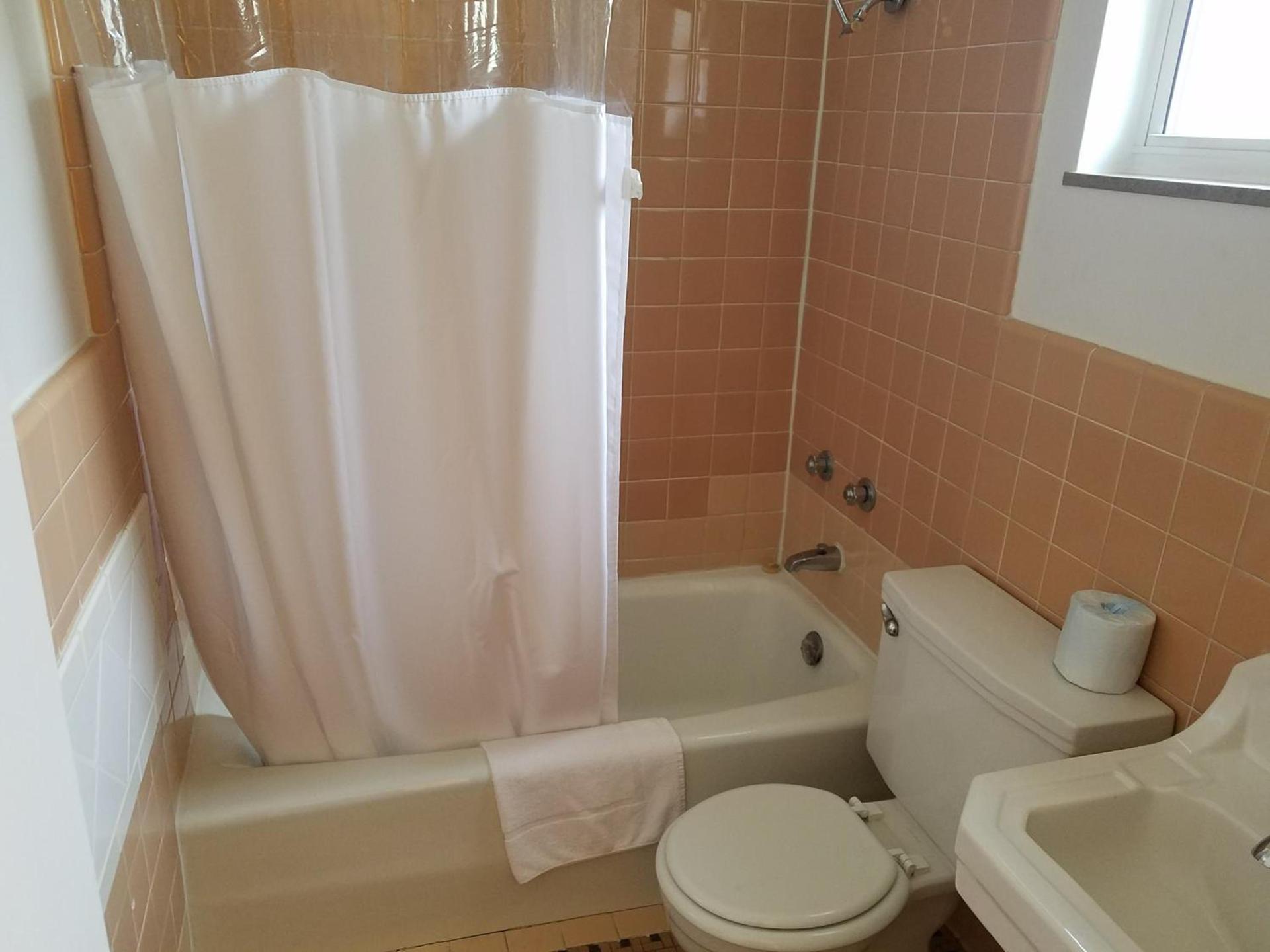 West Plains Motel photo 13