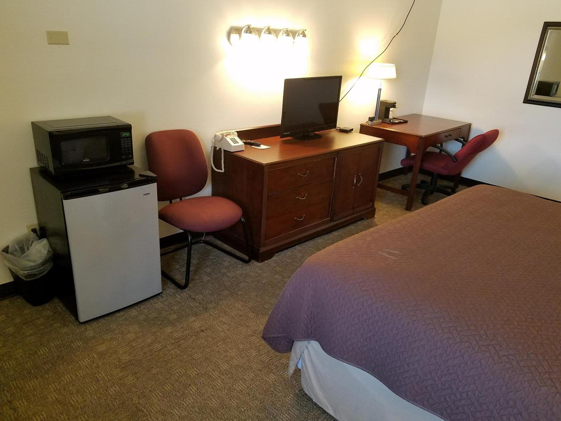 West Plains Motel photo 18