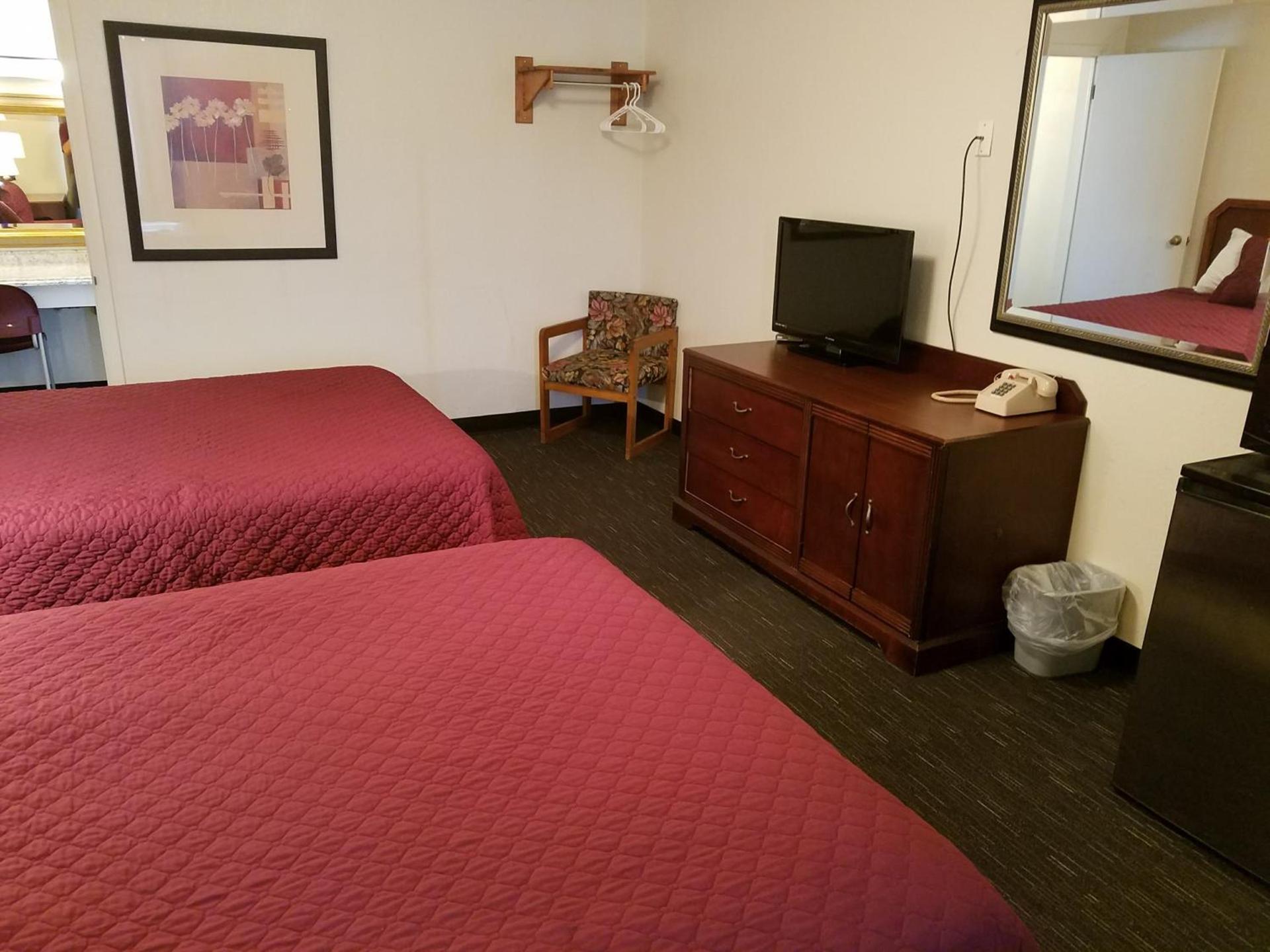 West Plains Motel photo 25