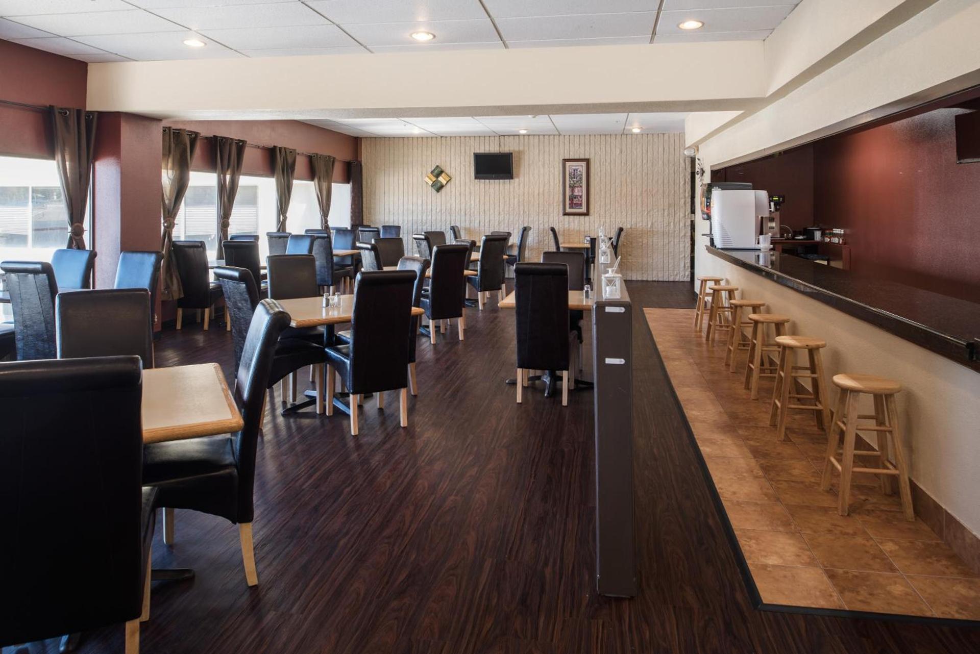 Ramada by Wyndham Downtown Spokane photo 14