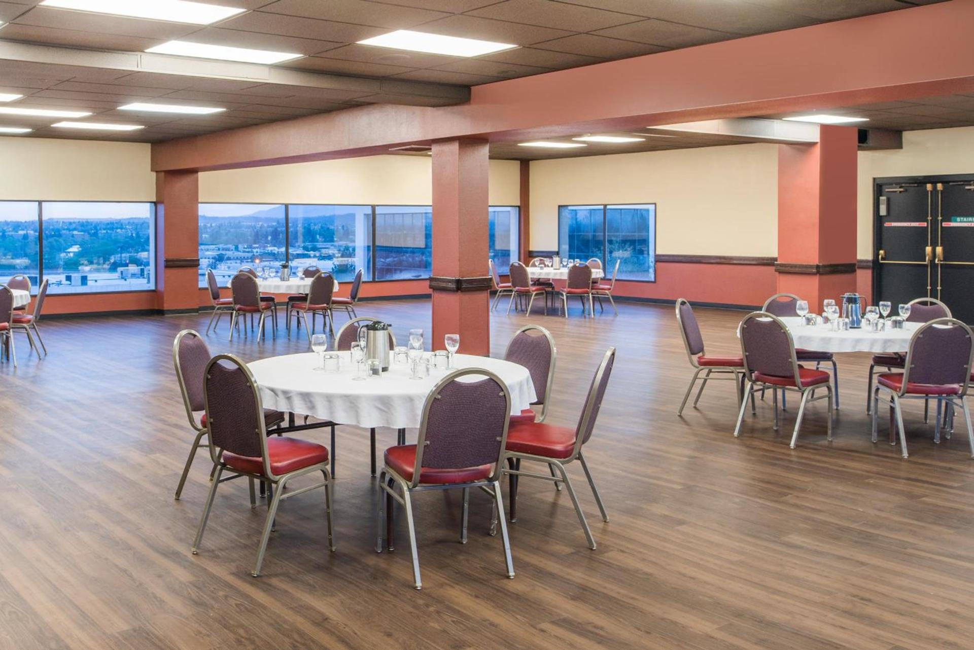 Ramada by Wyndham Downtown Spokane photo 11