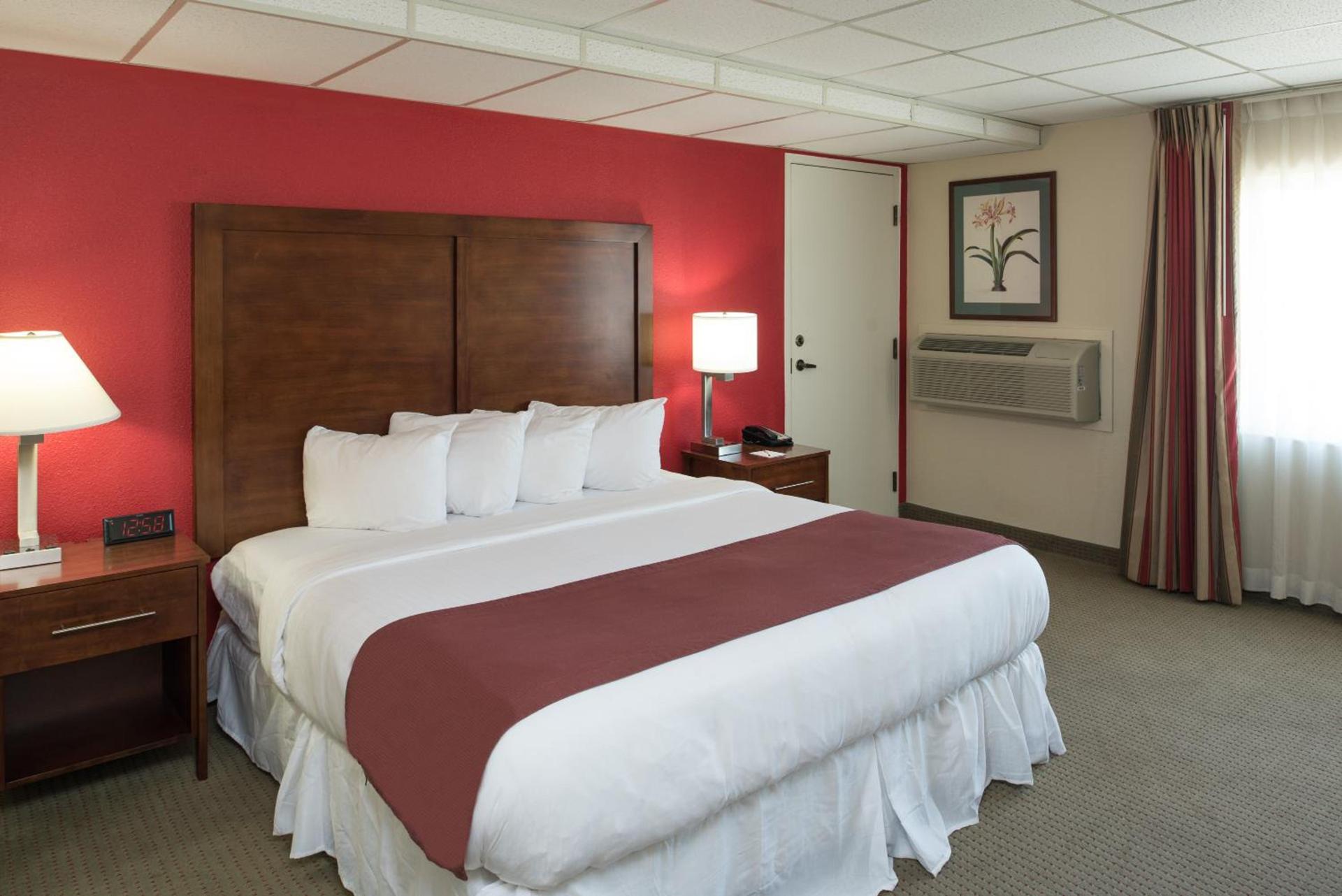 Ramada by Wyndham Downtown Spokane photo 4