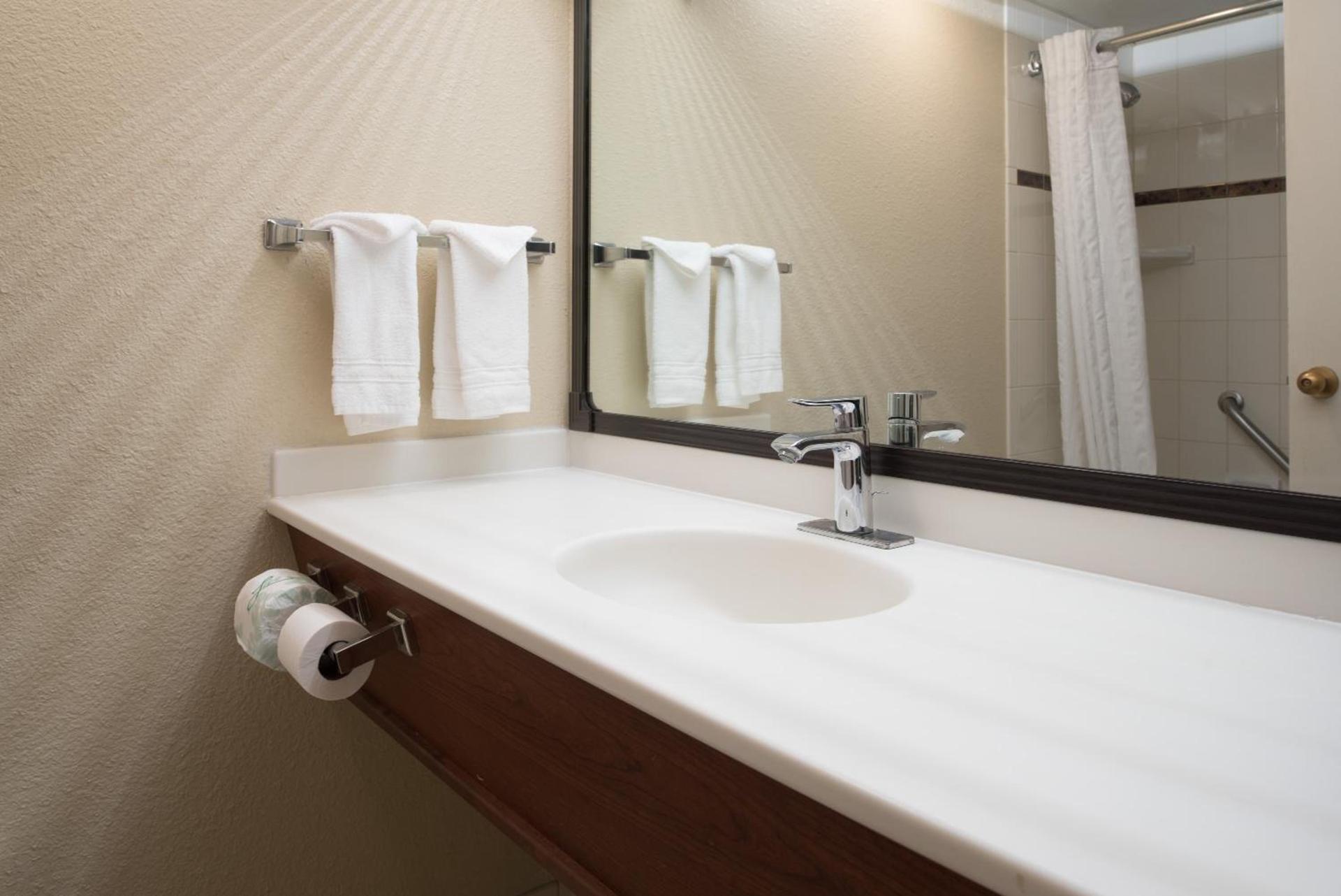 Ramada by Wyndham Downtown Spokane photo 23
