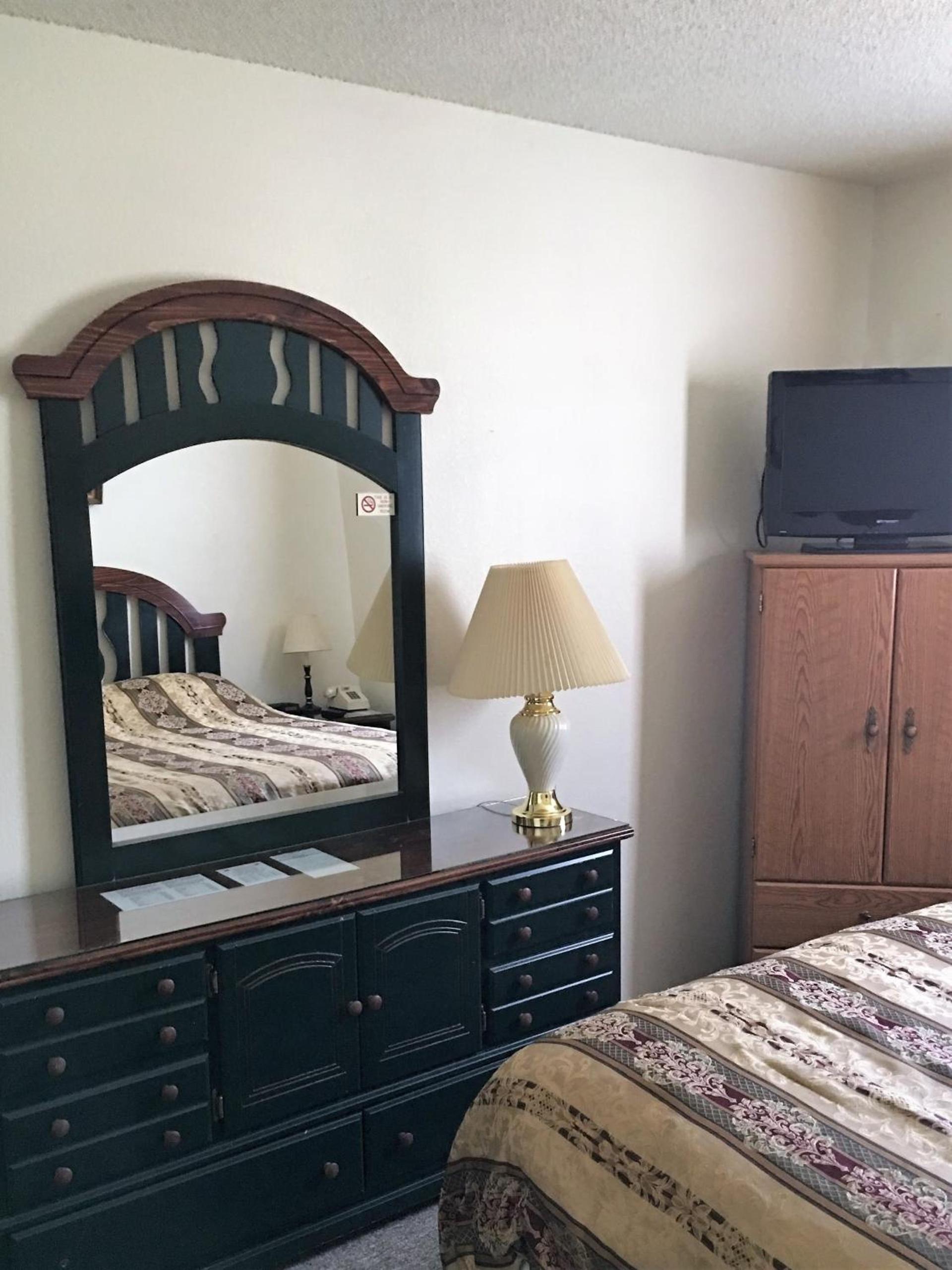 Hunters Lodge Motel photo 18