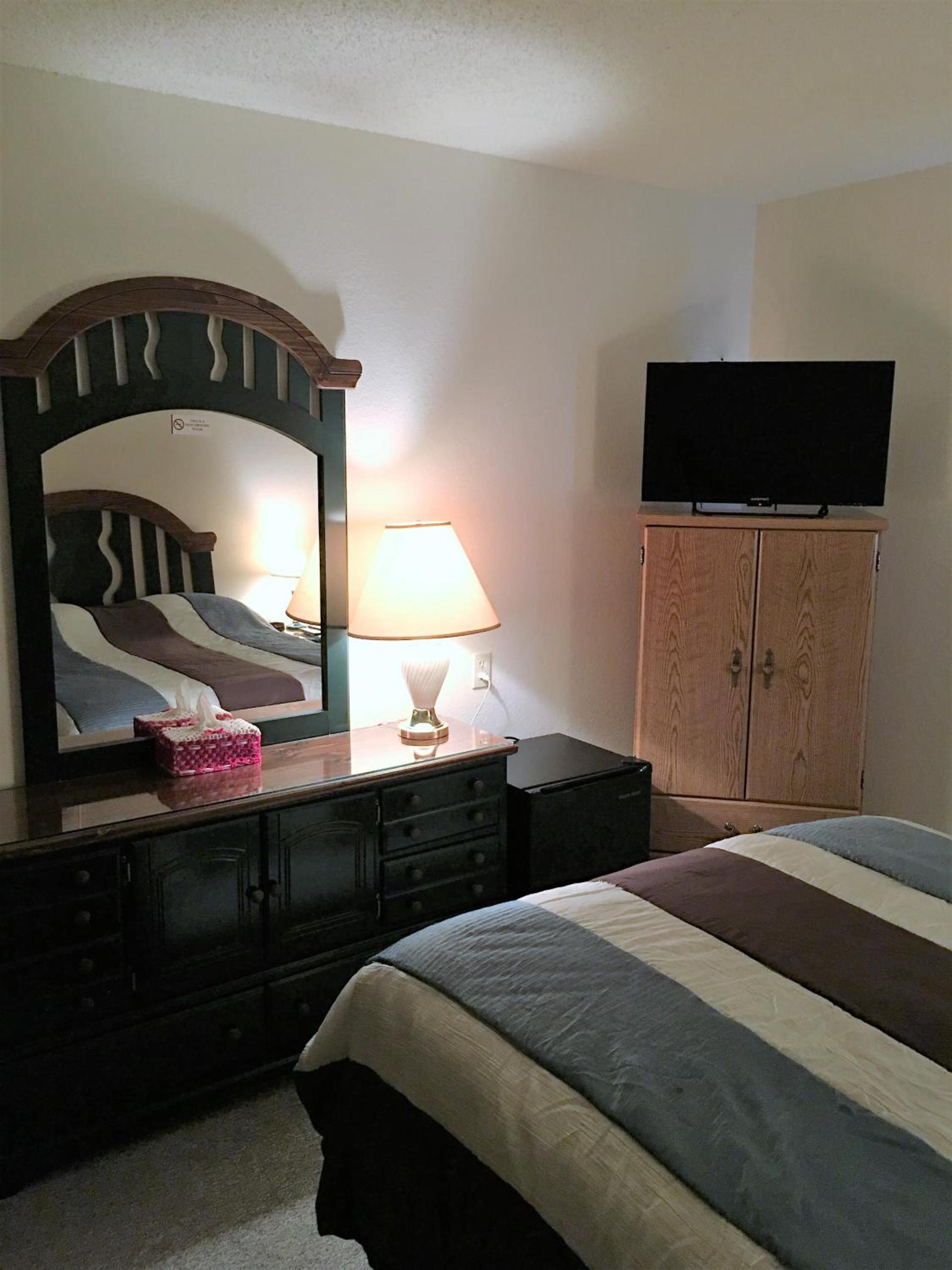 Hunters Lodge Motel photo 19