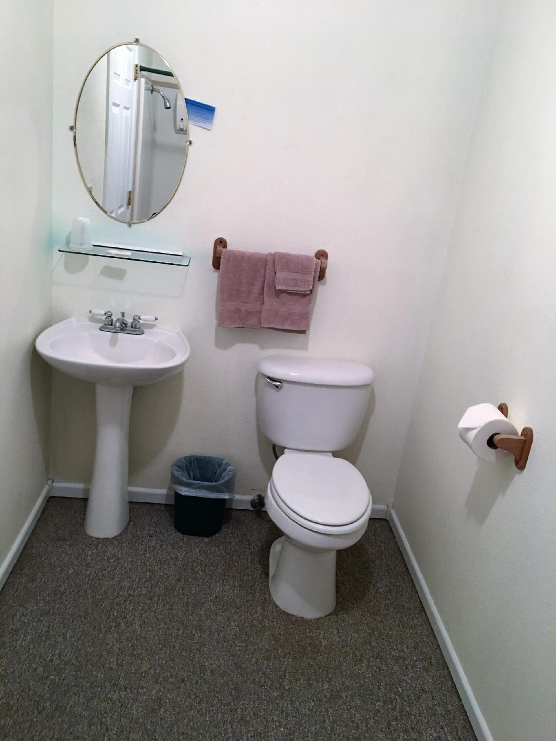 Hunters Lodge Motel photo 20