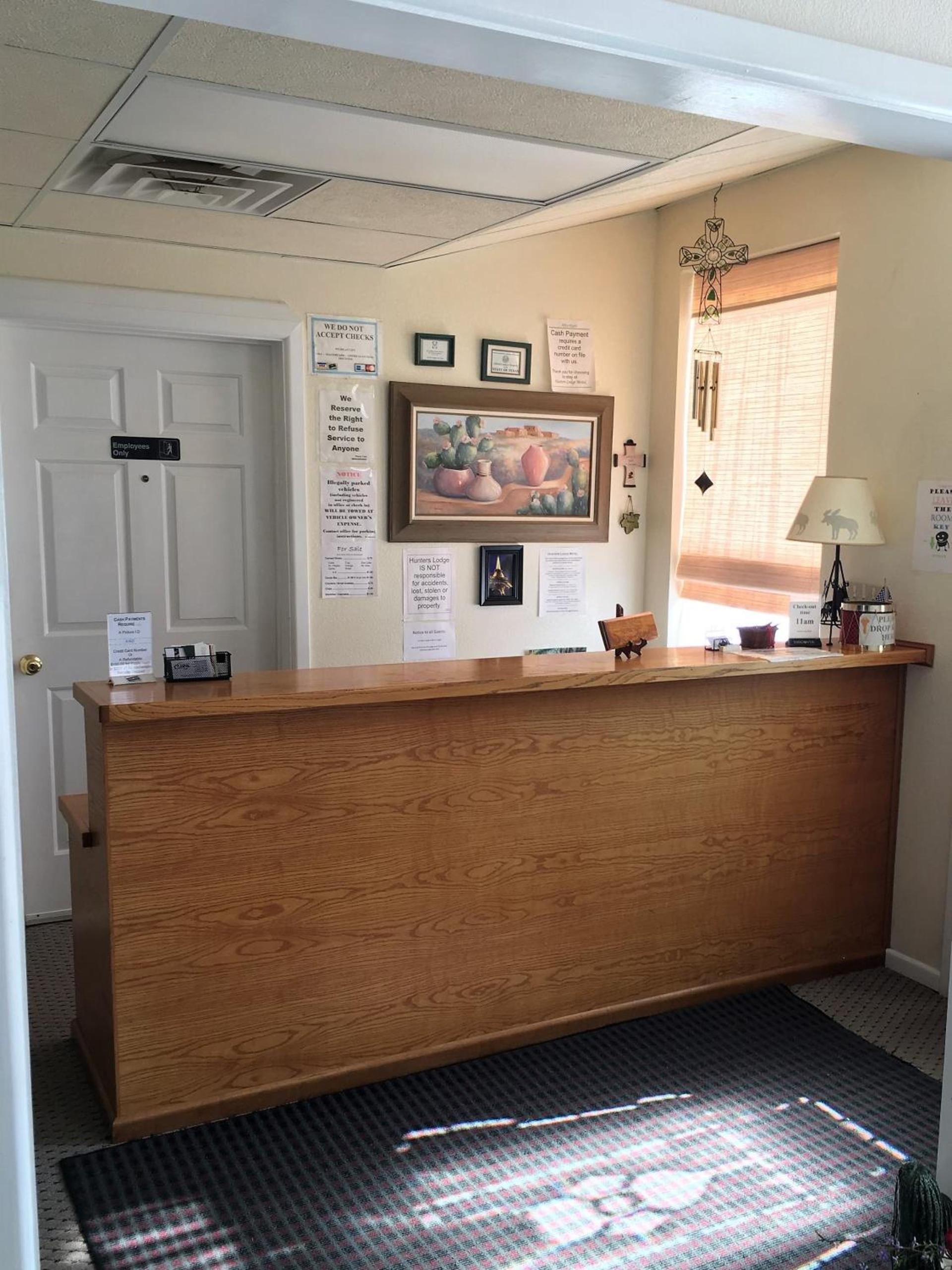 Hunters Lodge Motel photo 22