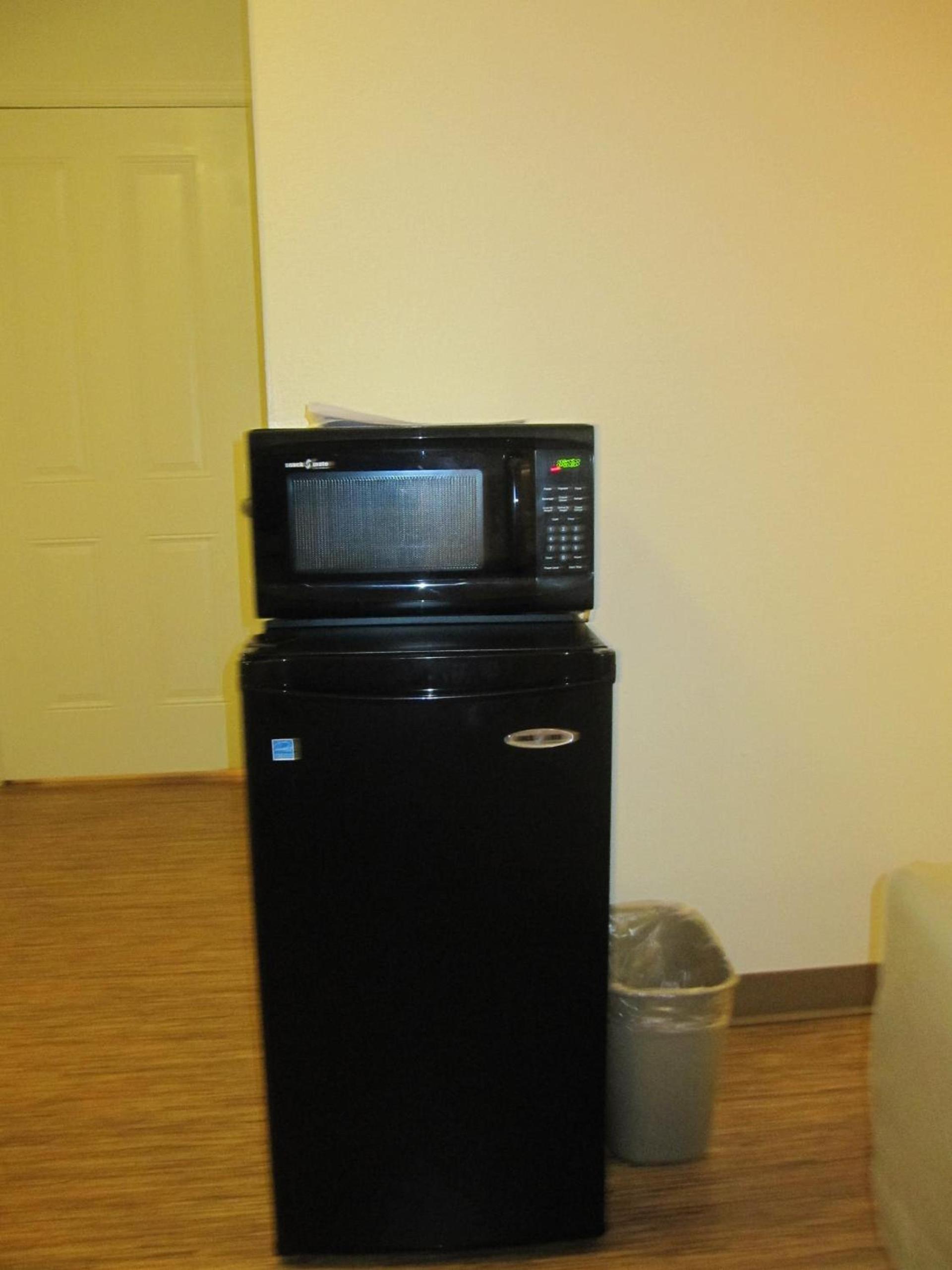 Howard Johnson by Wyndham Lake George photo 3