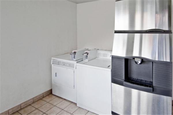 Travel Inn & Suite photo 29