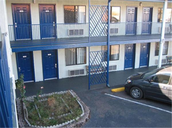 Travel Inn & Suite photo 5