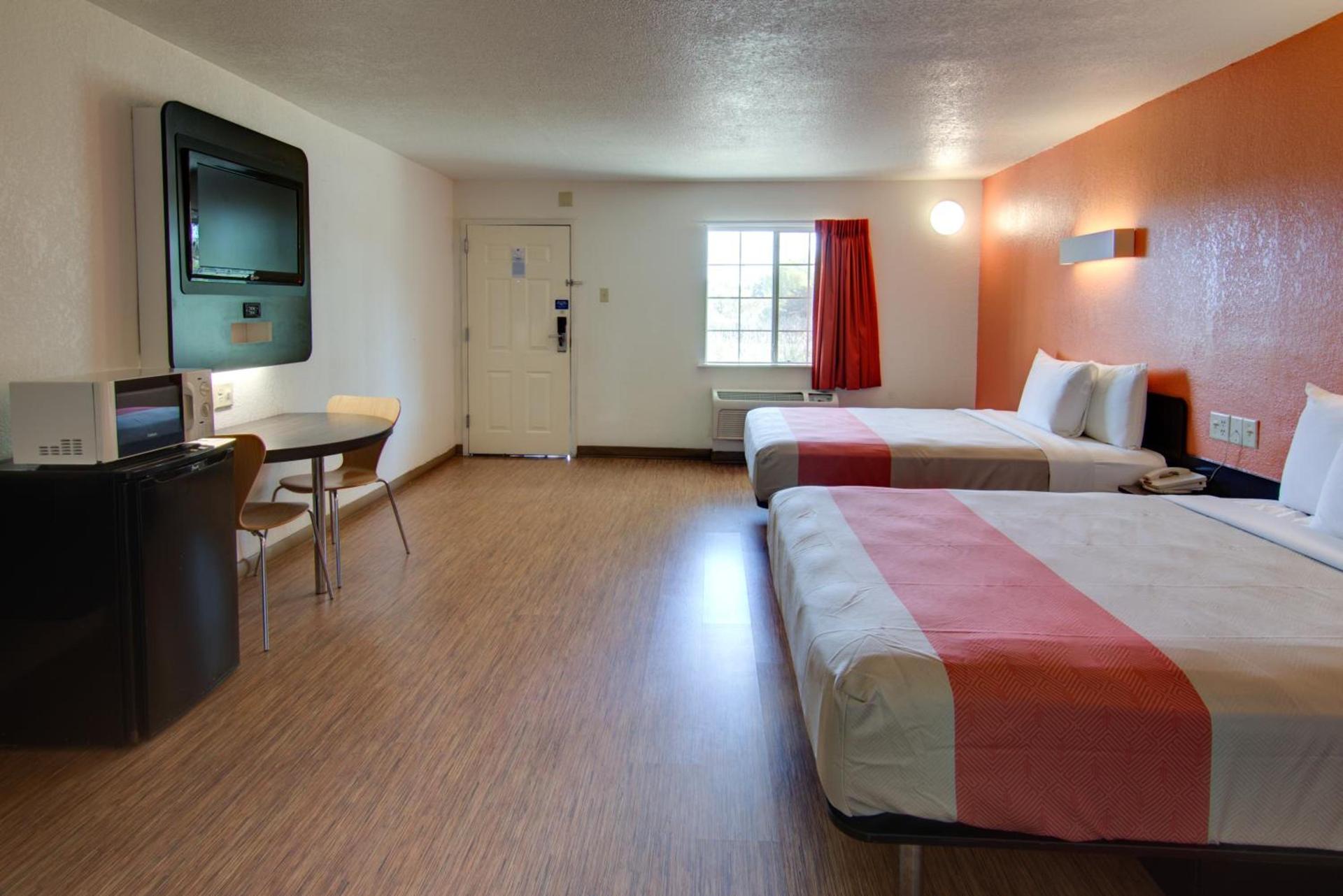 Motel 6-Mount Pleasant, TX photo 42