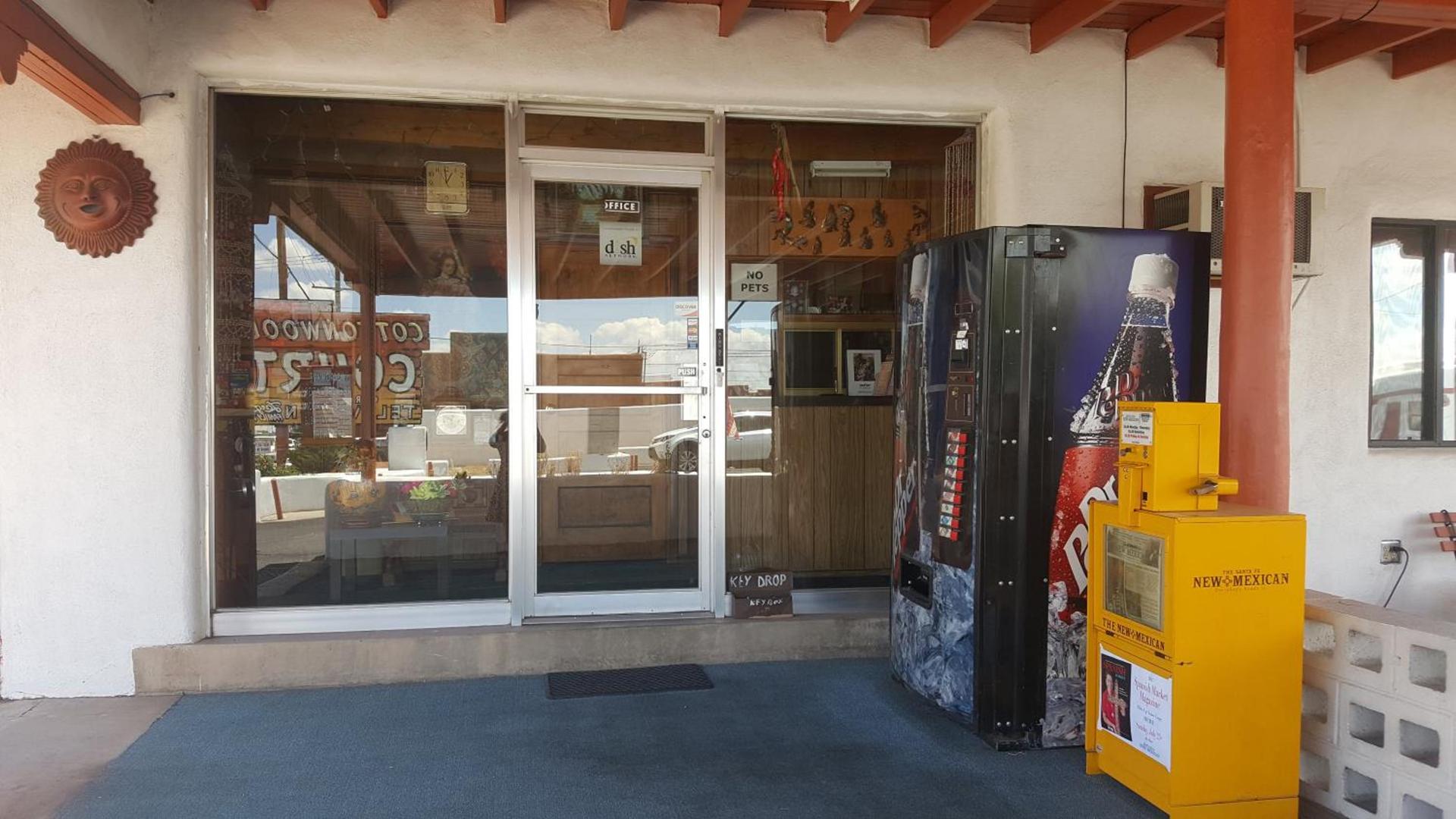 Cottonwood Court Motel photo 33