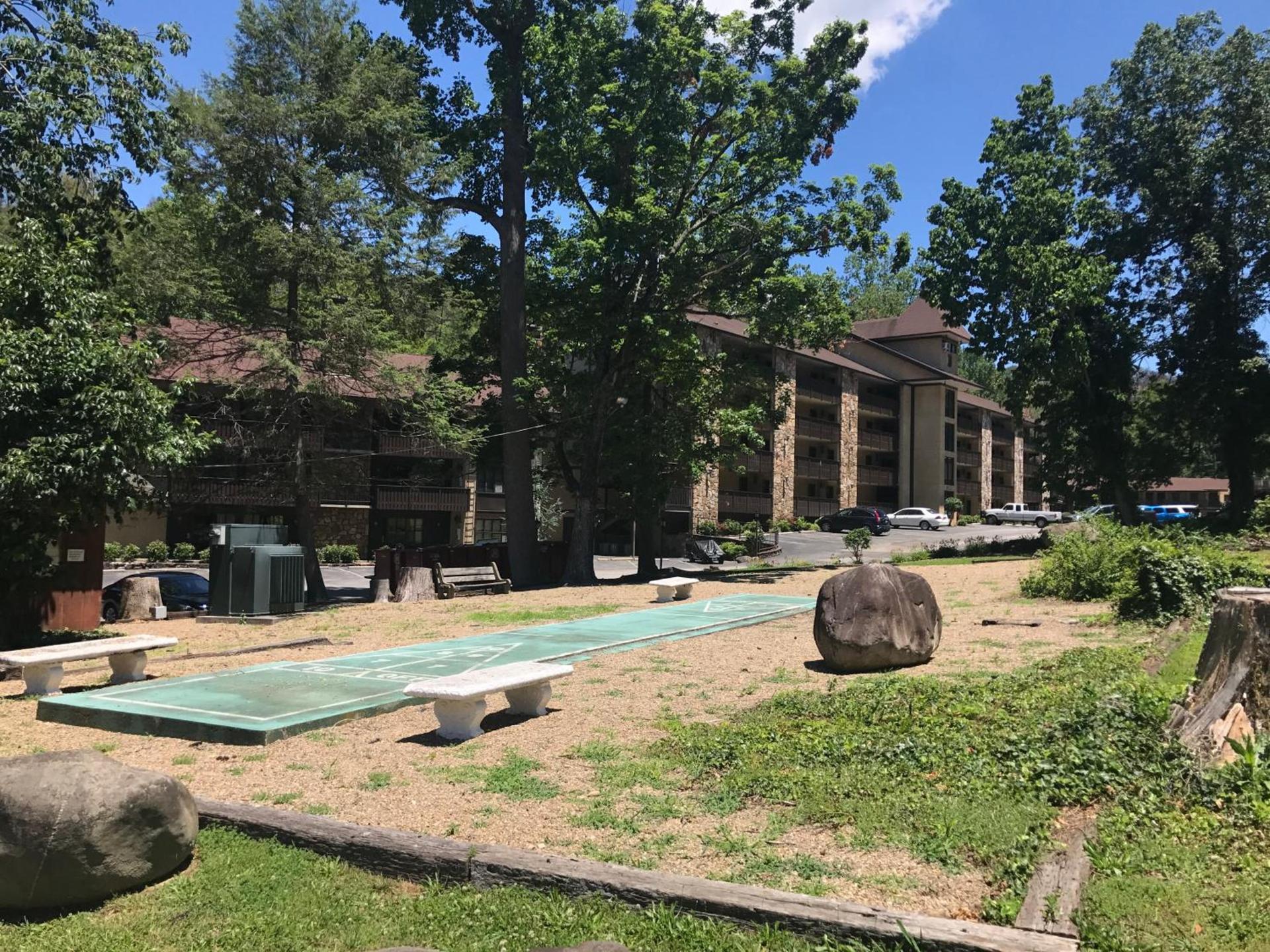 Brookside Lodge - Gatlinburg - On the River photo 34