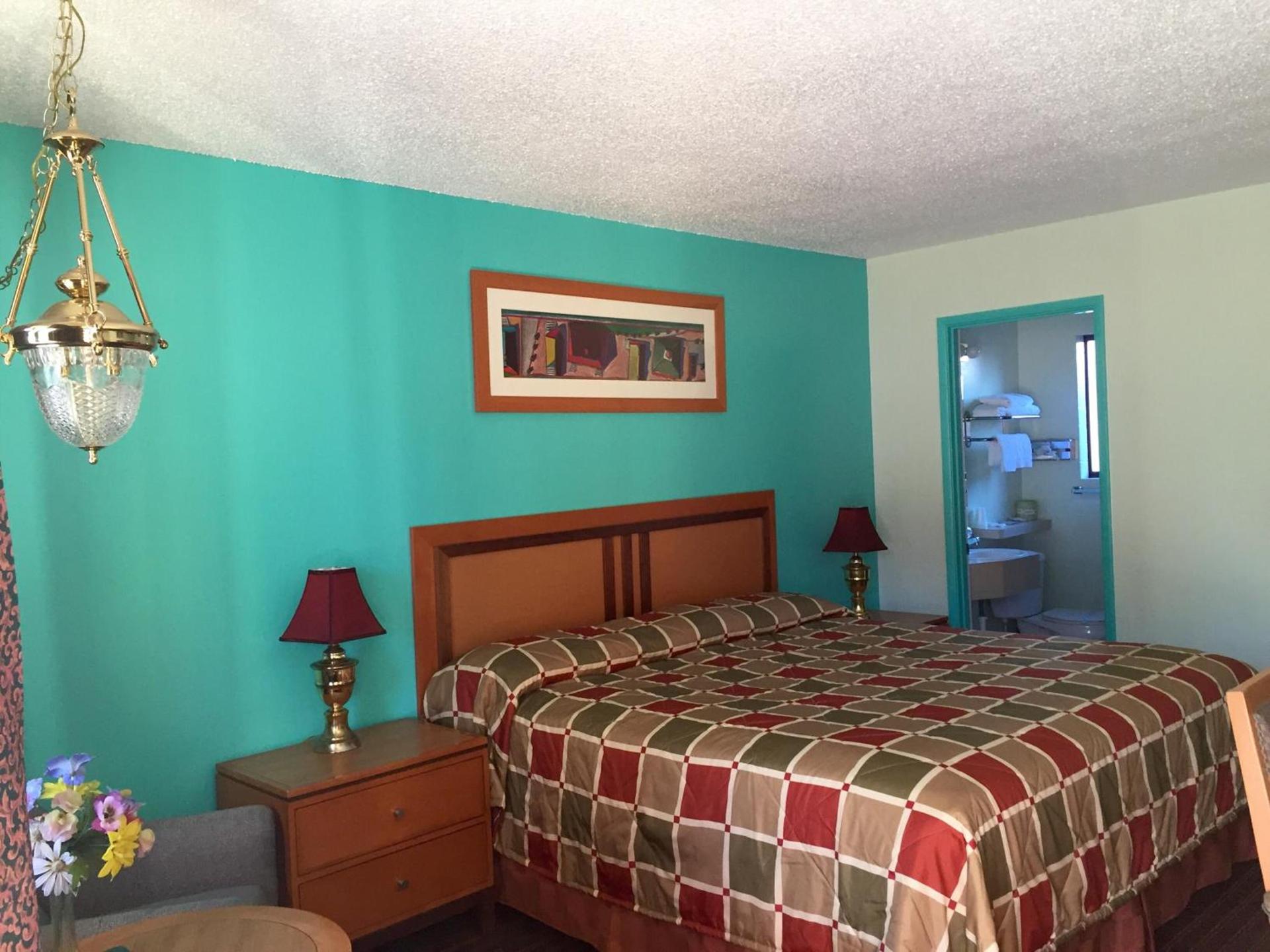 Klamath Motor Lodge photo 55