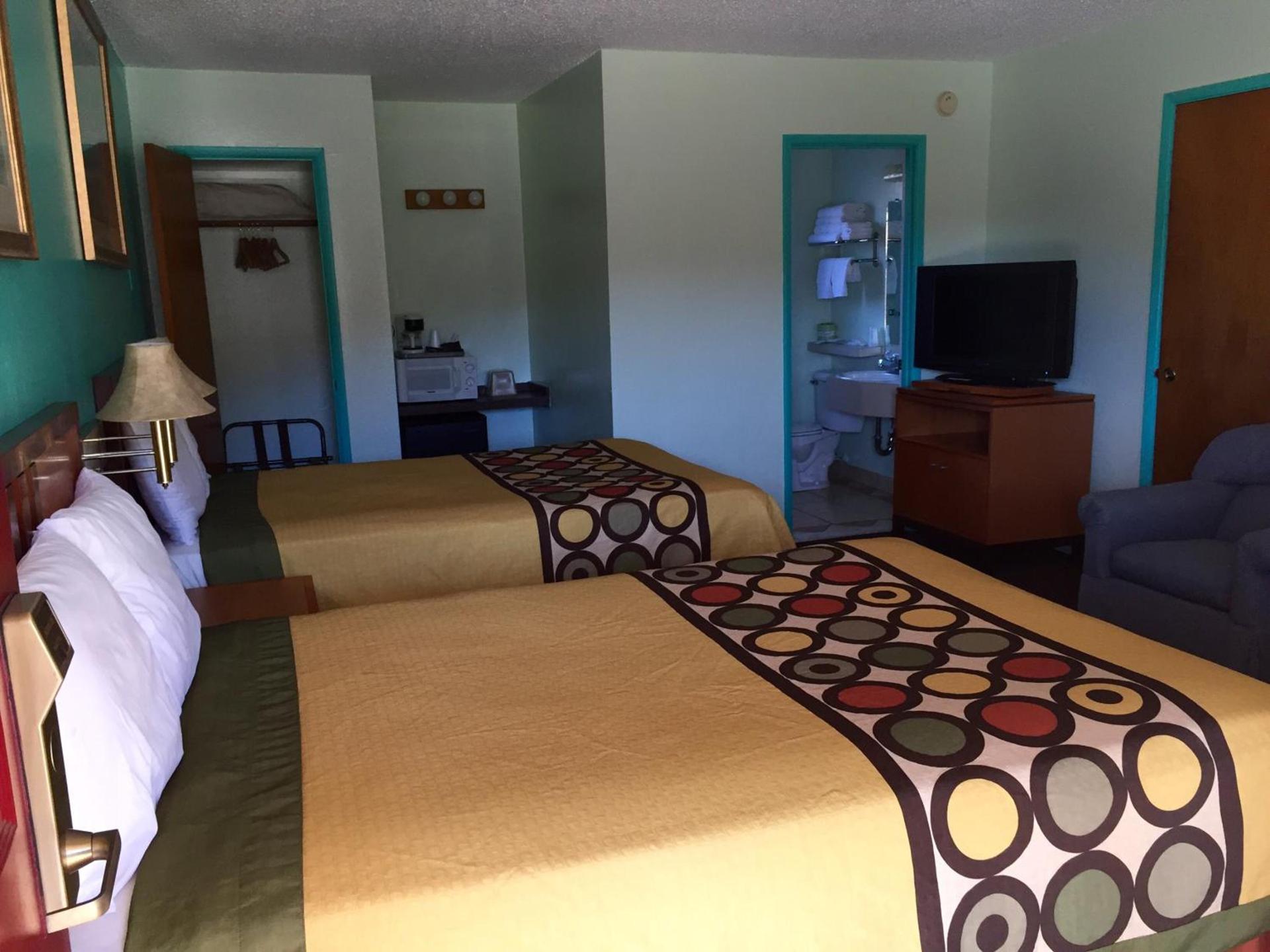 Klamath Motor Lodge photo 51