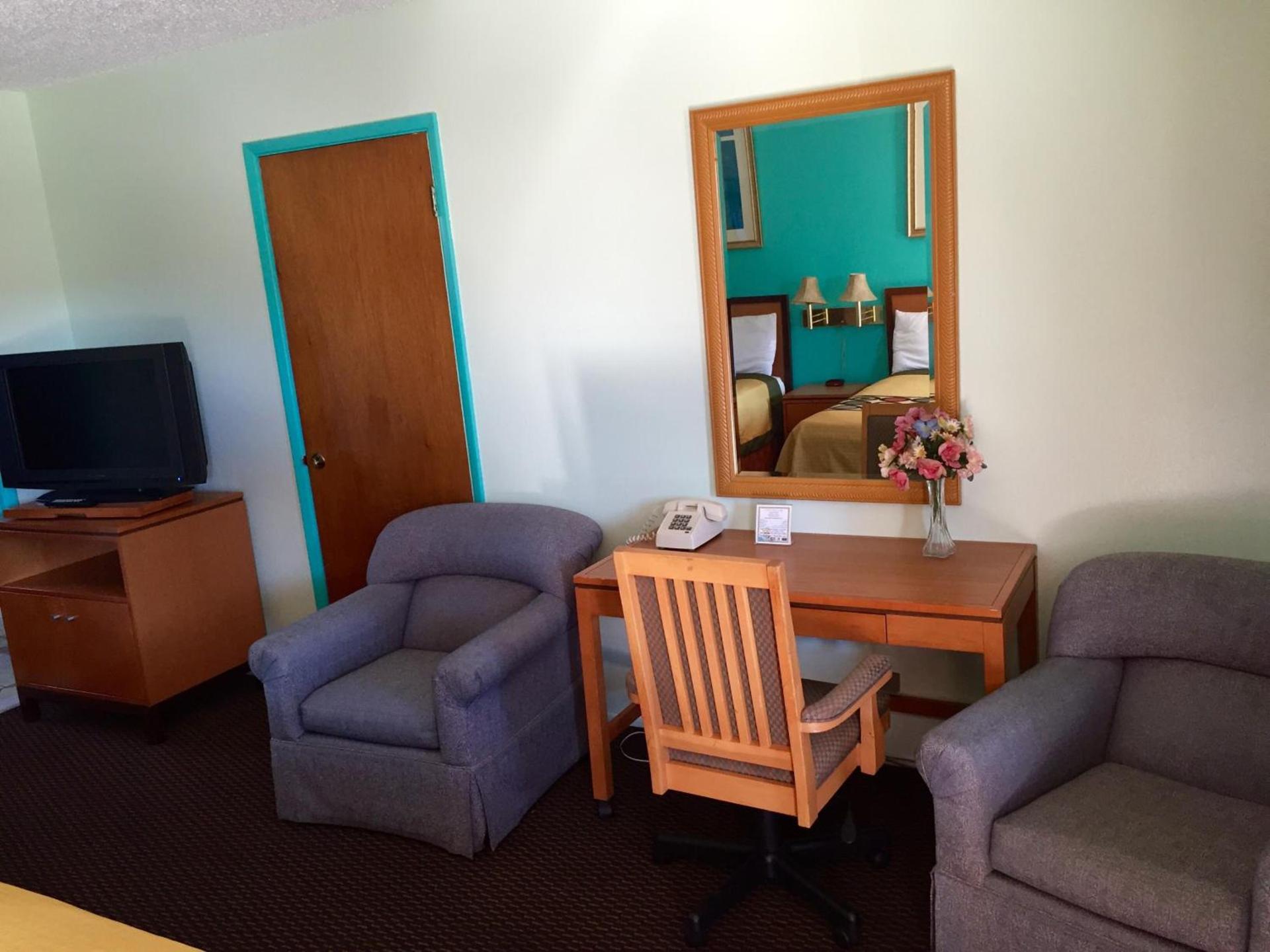 Klamath Motor Lodge photo 50