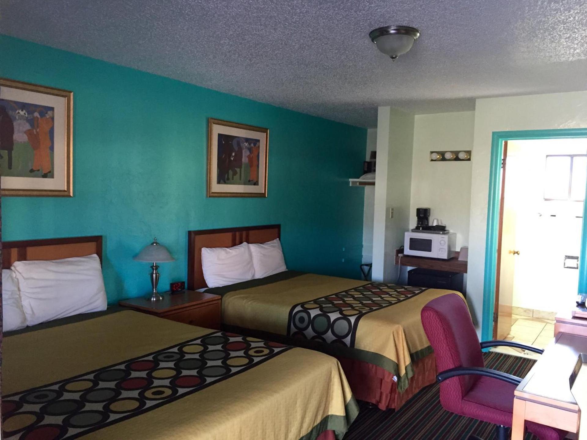 Klamath Motor Lodge photo 49