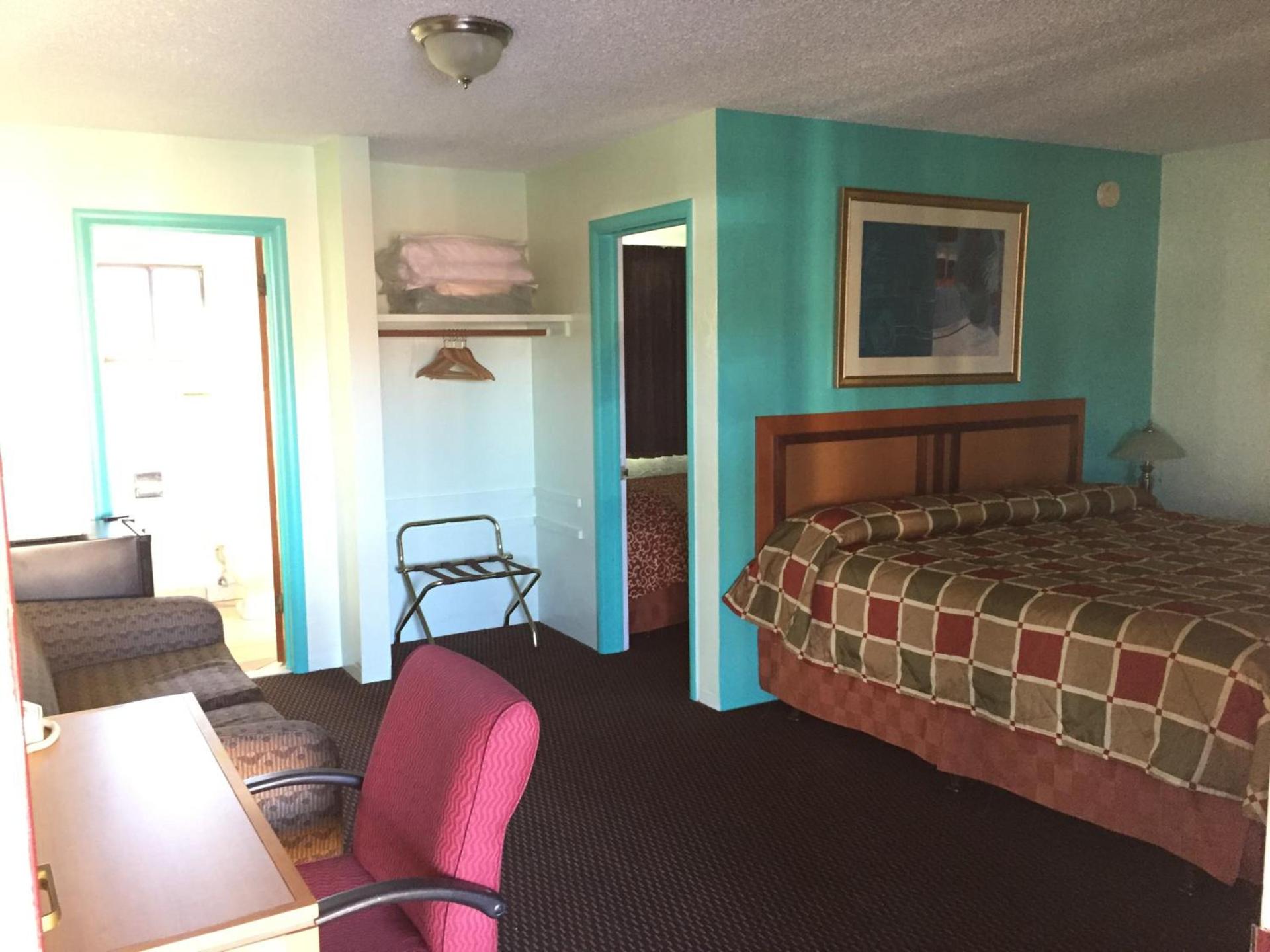 Klamath Motor Lodge photo 54