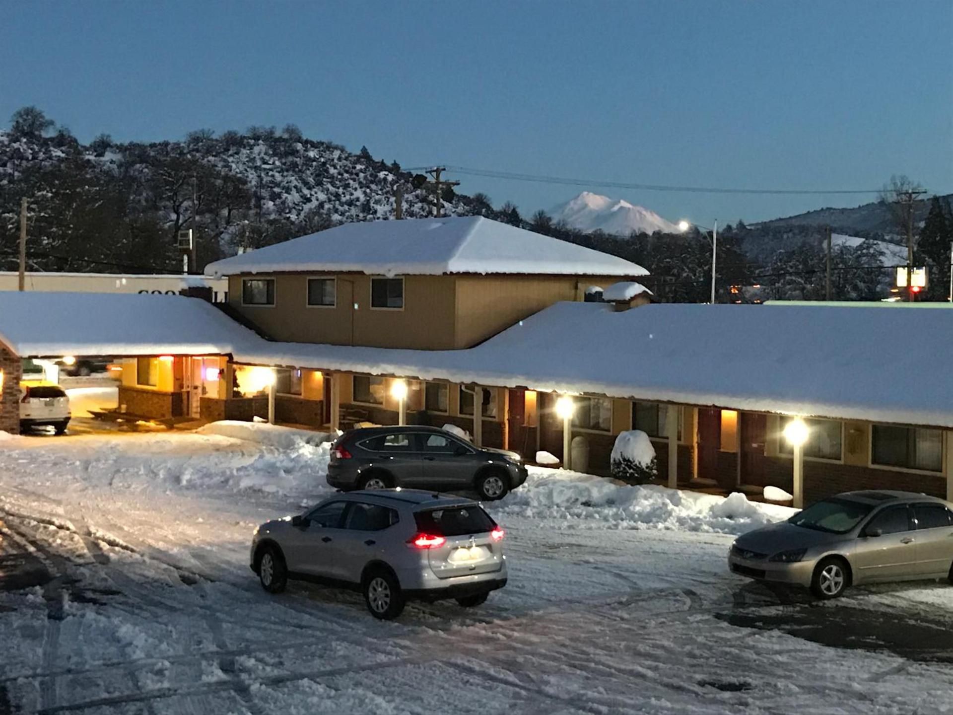 Klamath Motor Lodge photo 57