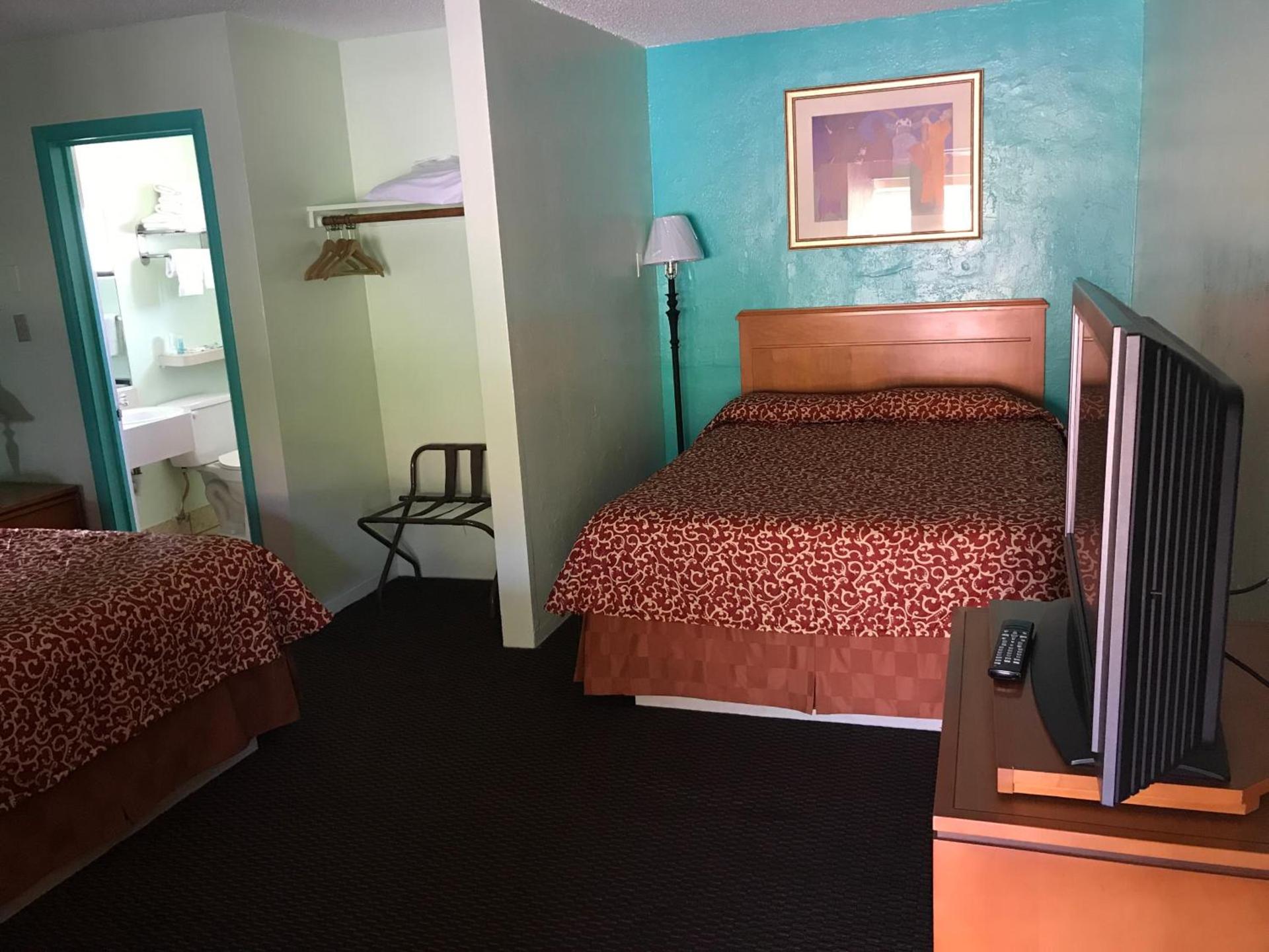 Klamath Motor Lodge photo 34