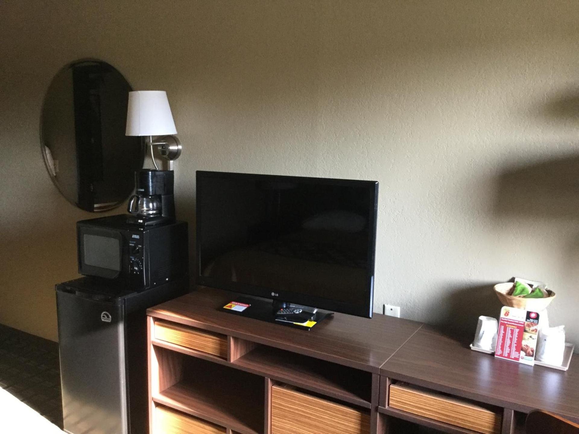 Super 8 by Wyndham Youngstown/Austintown photo 20
