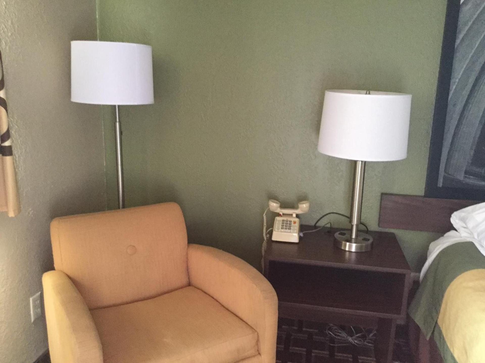 Super 8 by Wyndham Youngstown/Austintown photo 17