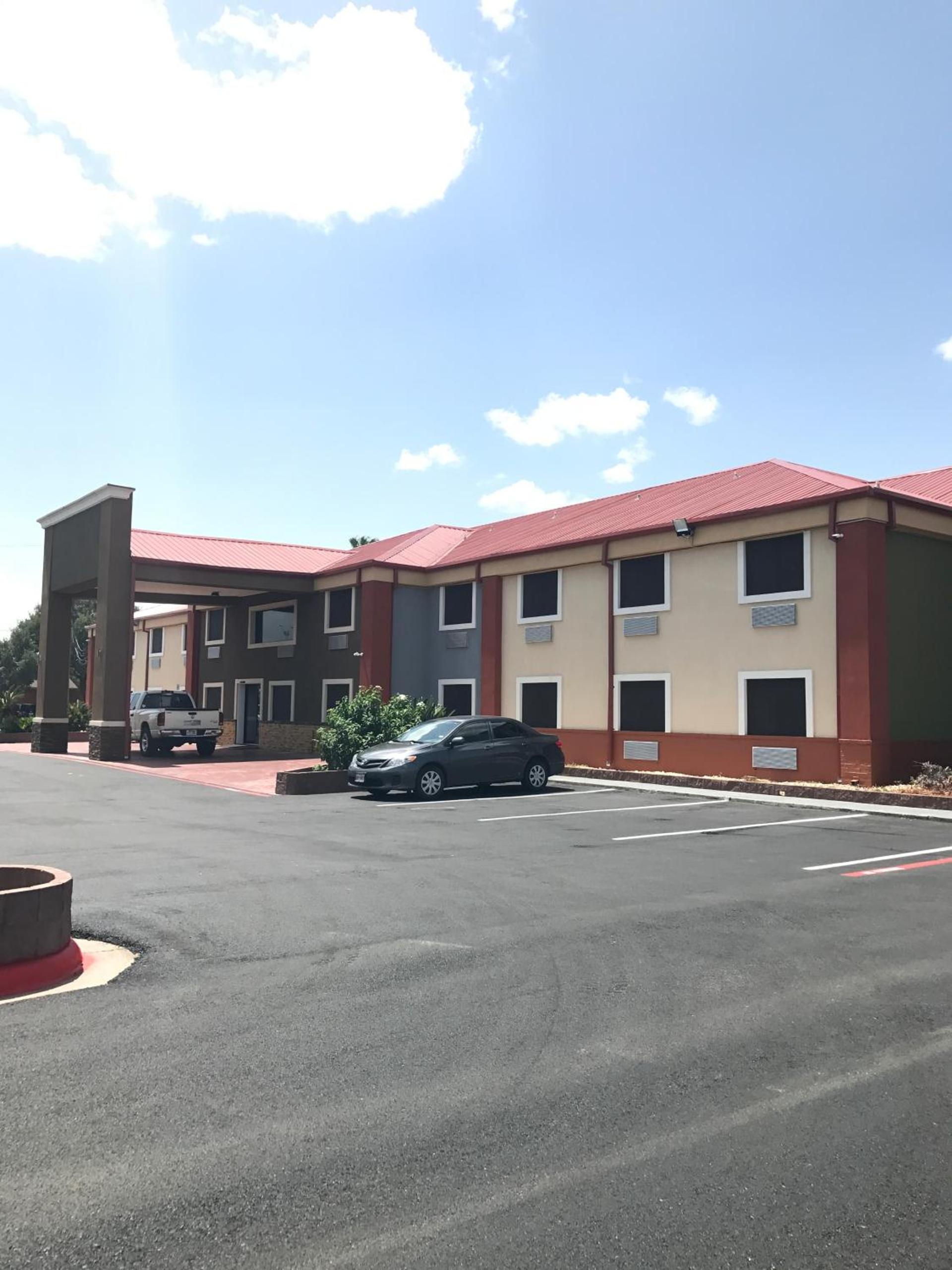 Express Inn Weslaco/Mercedes photo 12