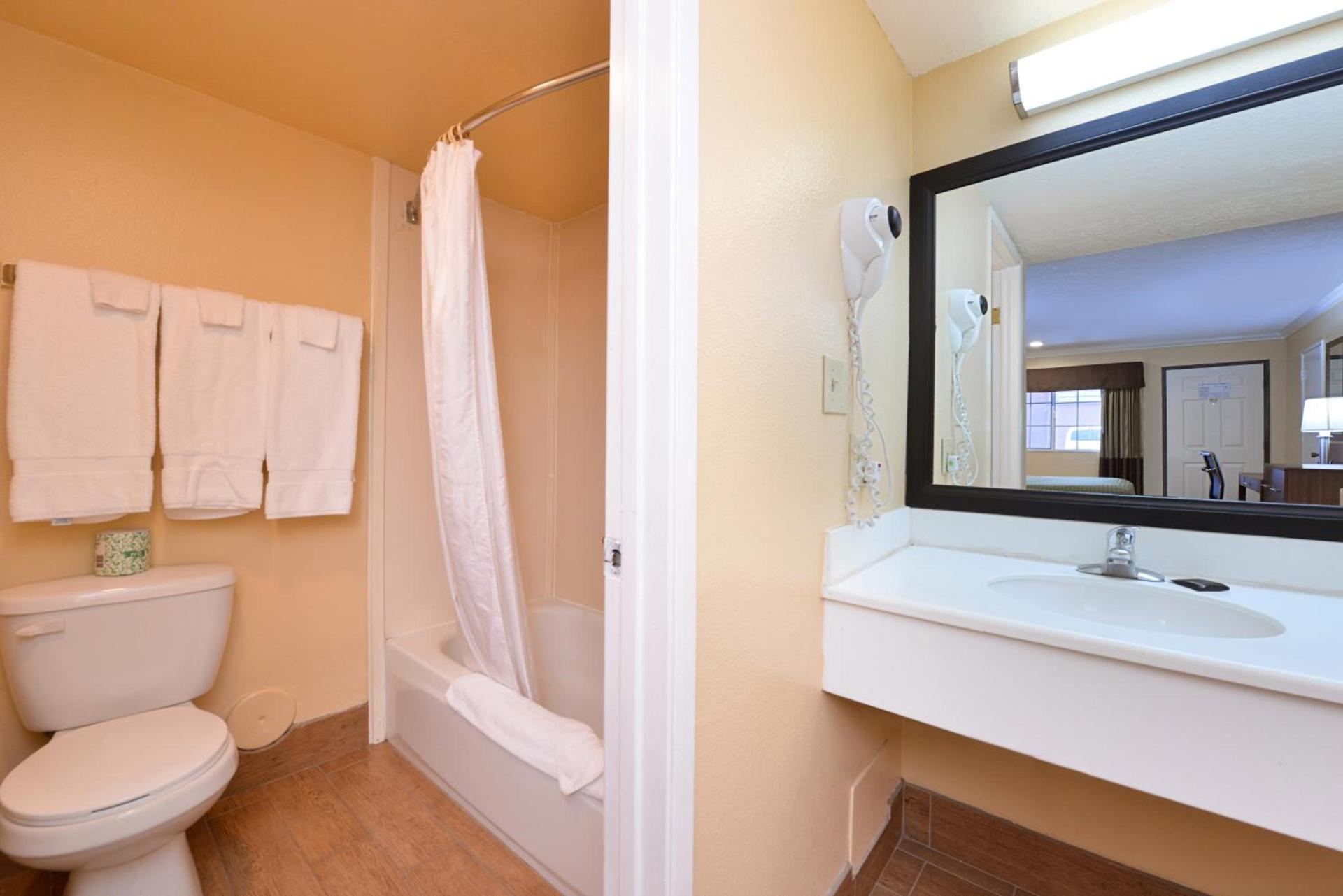 Americas Best Value Inn - Azusa/Pasadena photo 16