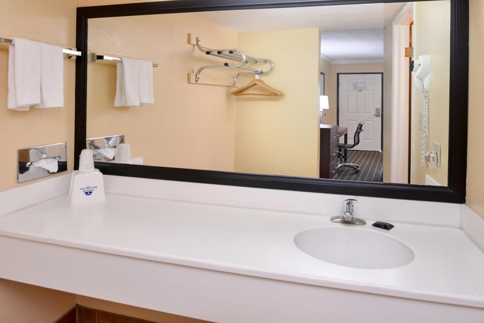 Americas Best Value Inn - Azusa/Pasadena photo 19