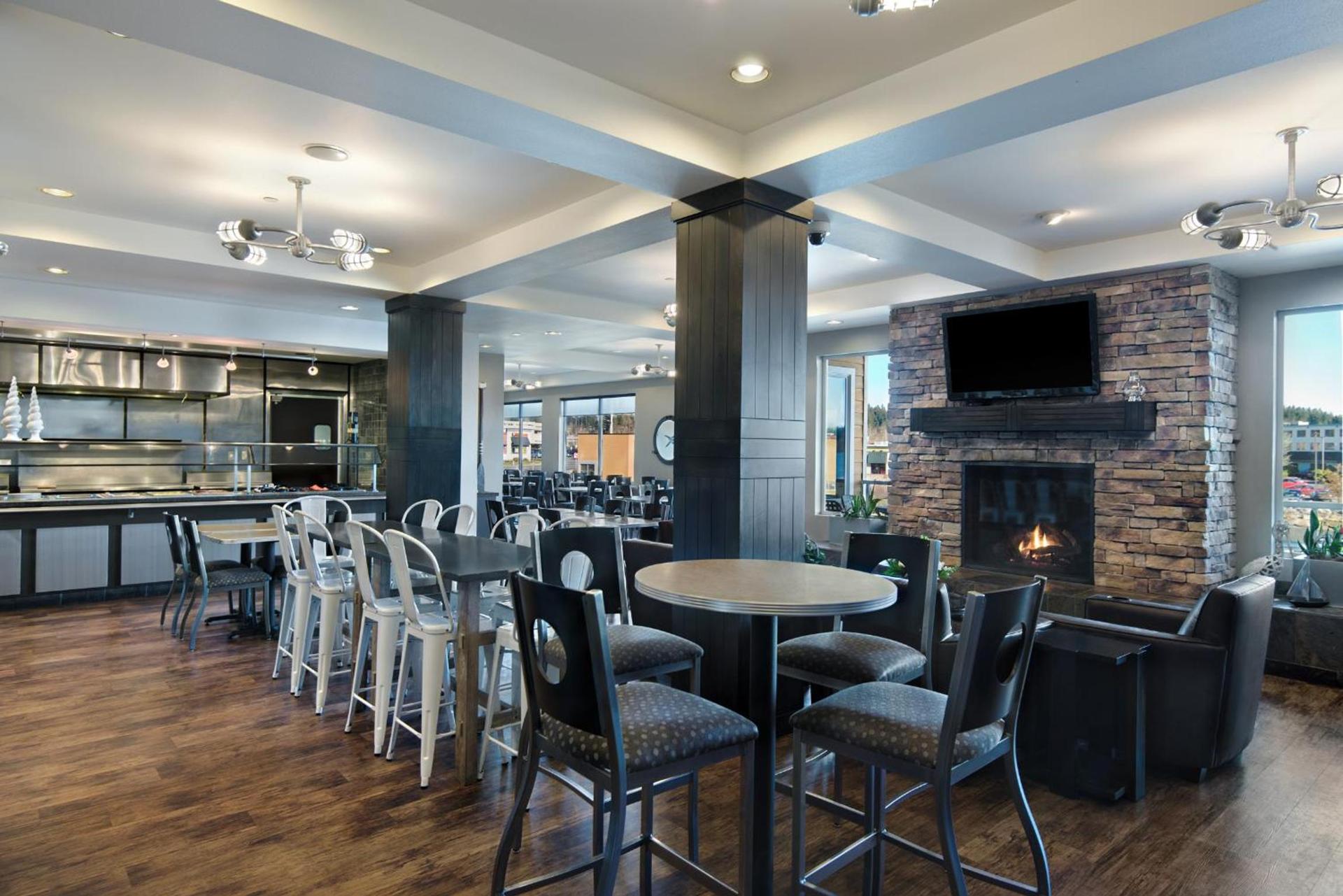 Oxford Suites Silverdale photo 21