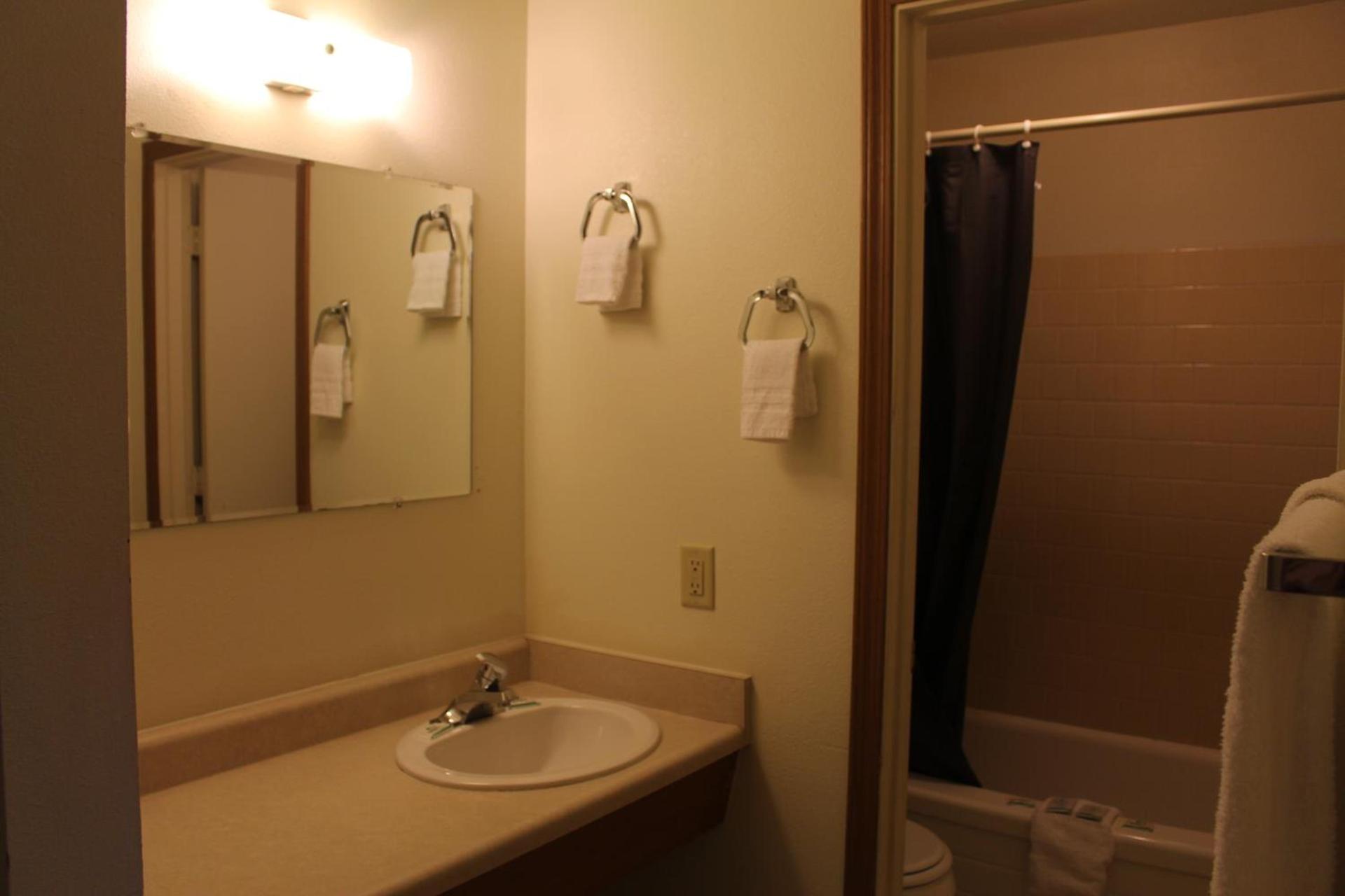 Silver Sands Motel photo 10