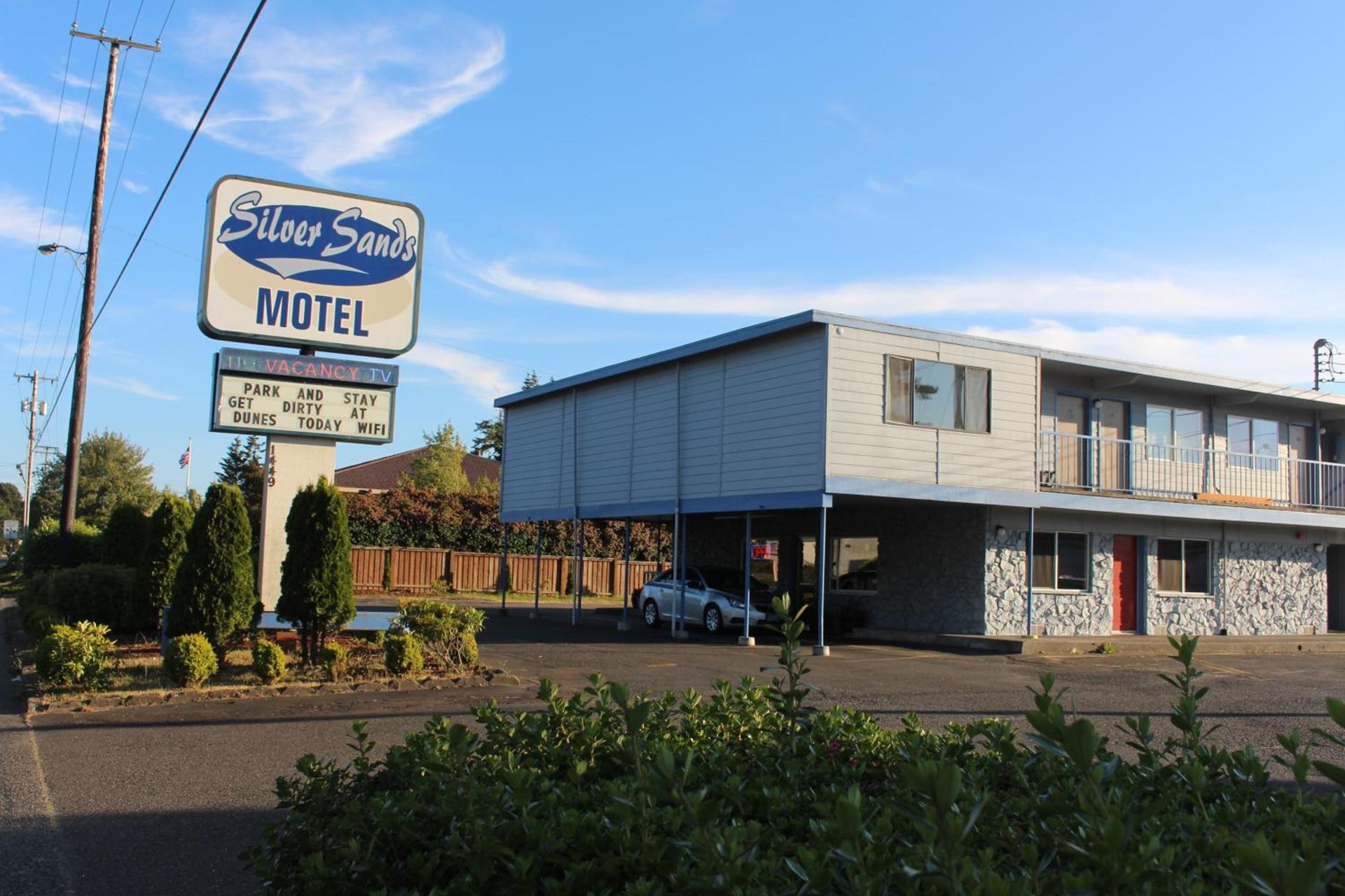 Silver Sands Motel photo 2