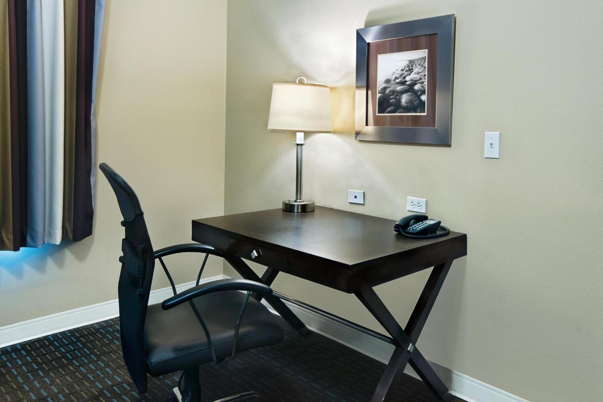 Oxford Suites Silverdale photo 16