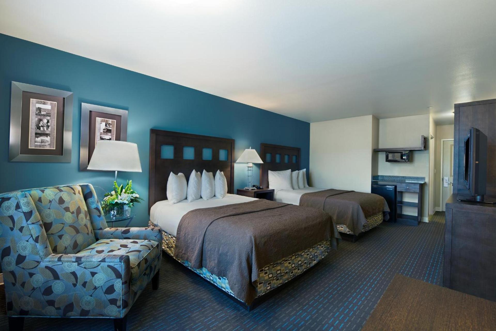 Oxford Suites Silverdale photo 11
