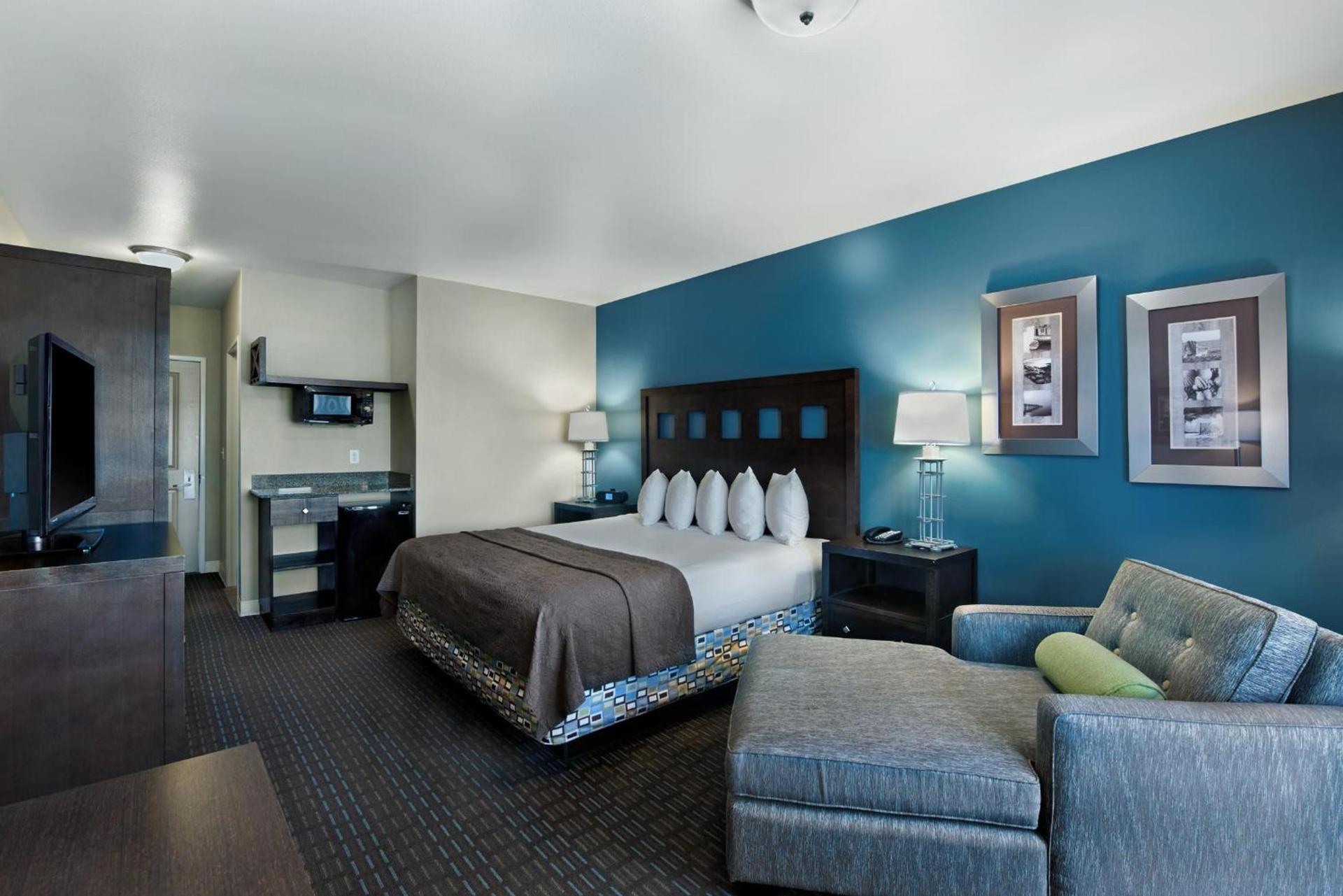 Oxford Suites Silverdale photo 8