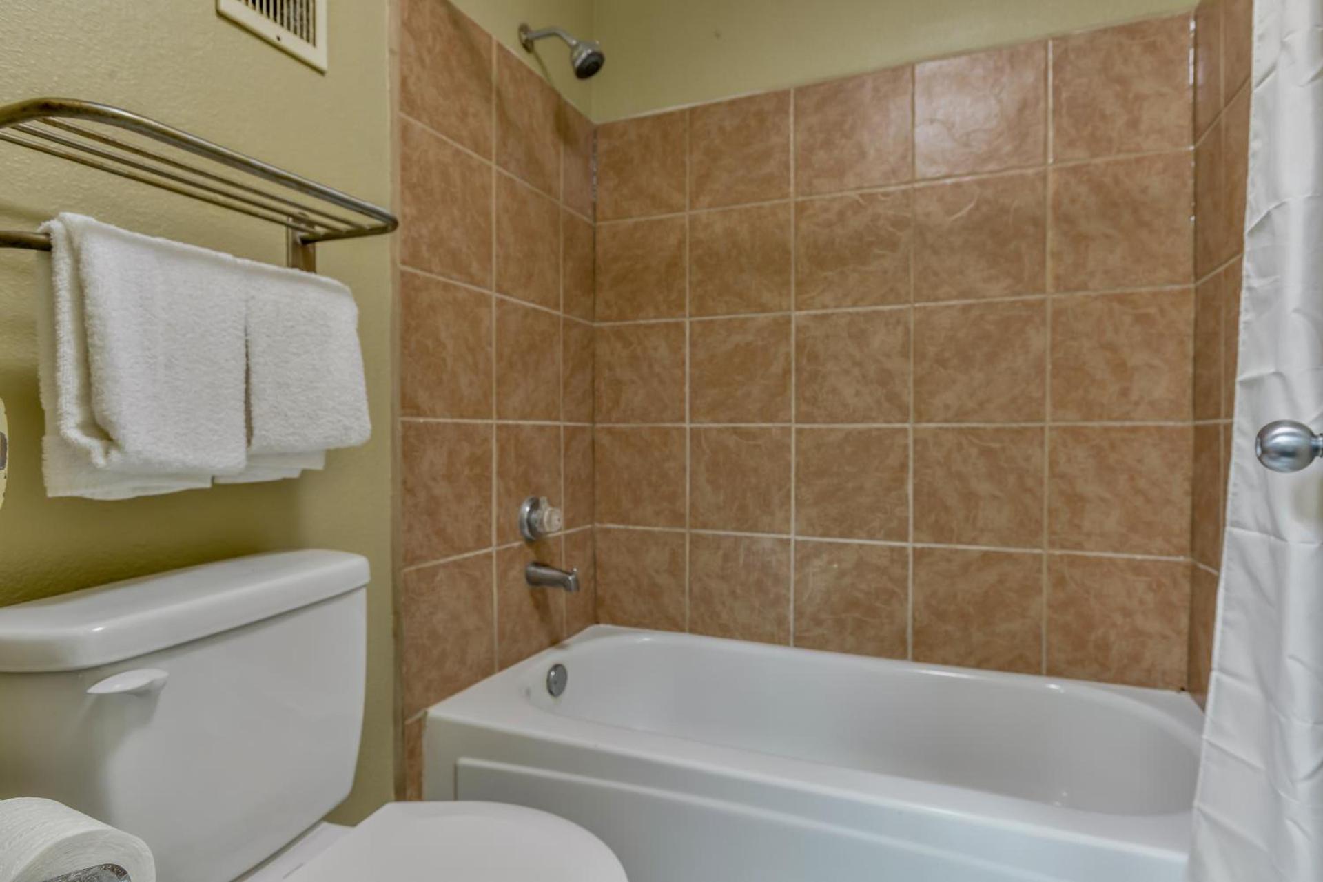 Wake Inn photo 15