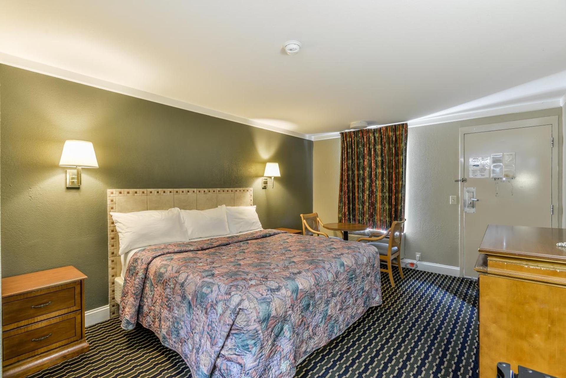Wake Inn photo 11