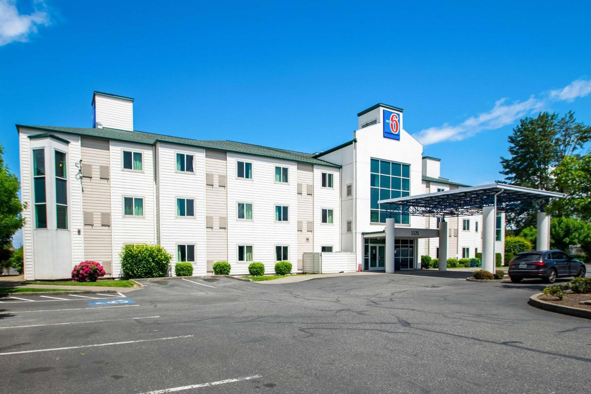 Motel 6-Portland, OR - I-5 photo 1