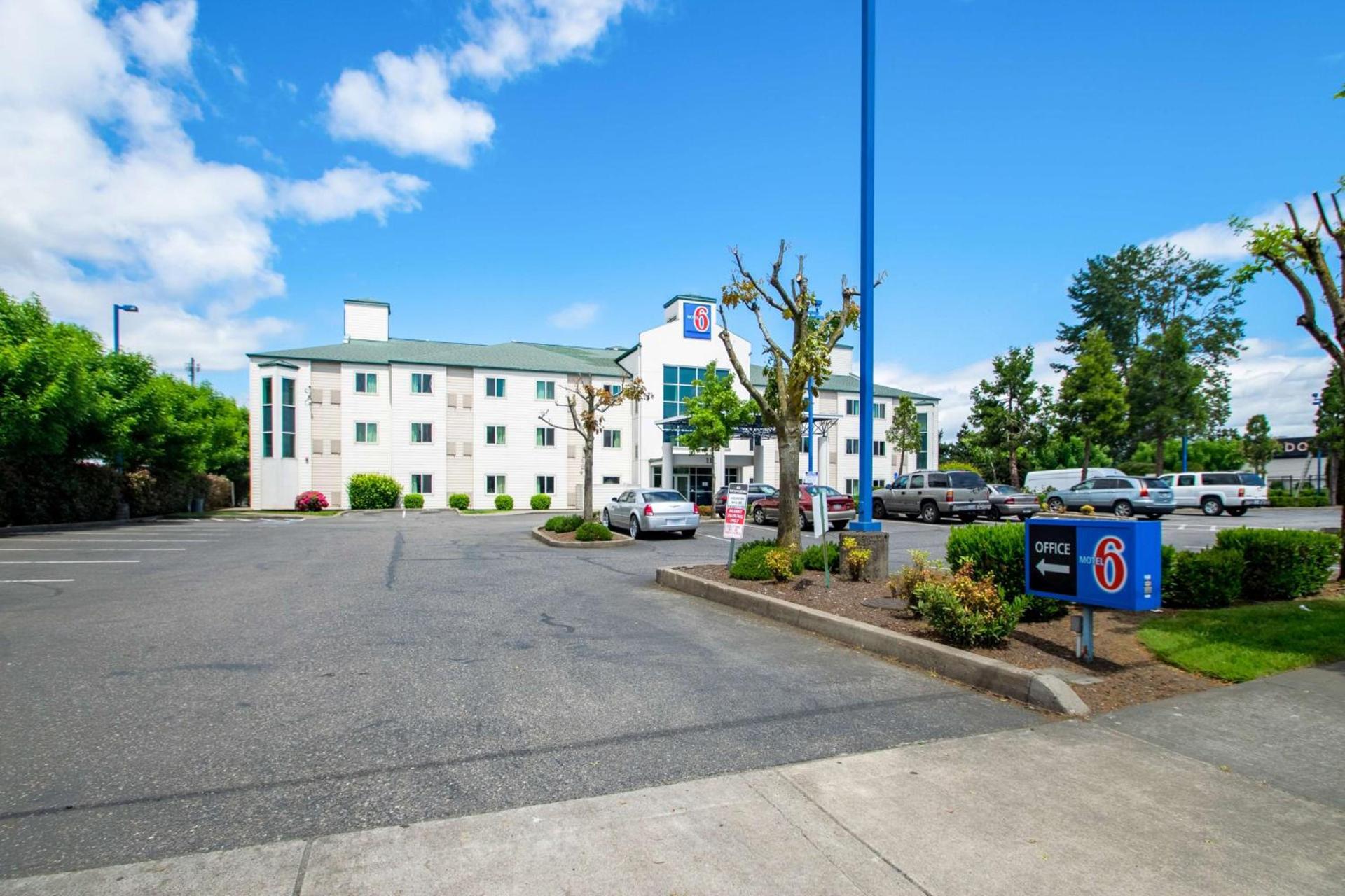 Motel 6-Portland, OR - I-5 photo 3