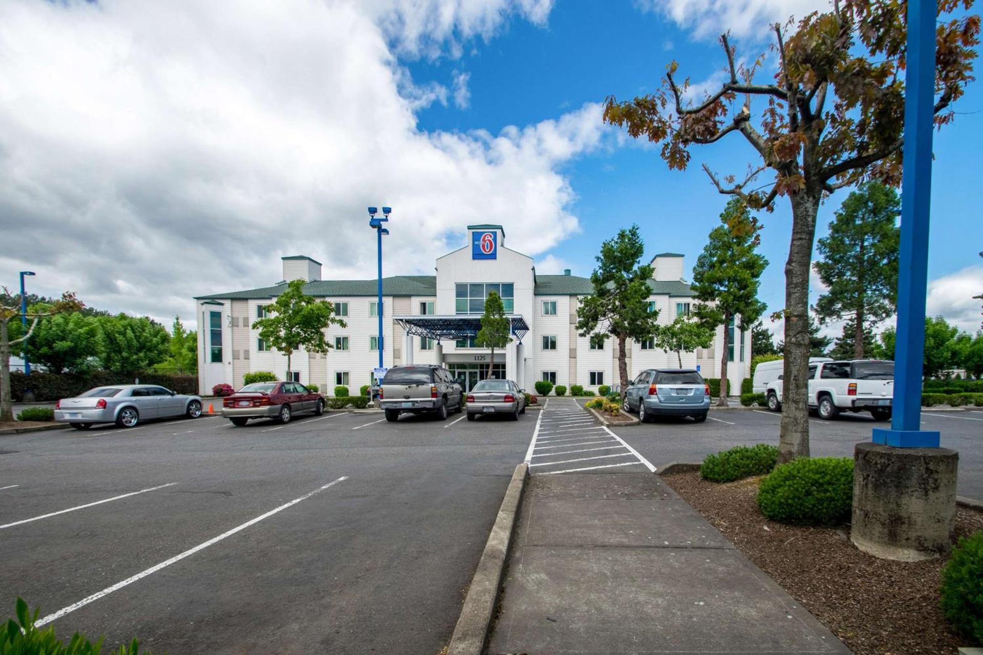 Motel 6-Portland, OR - I-5 photo 5