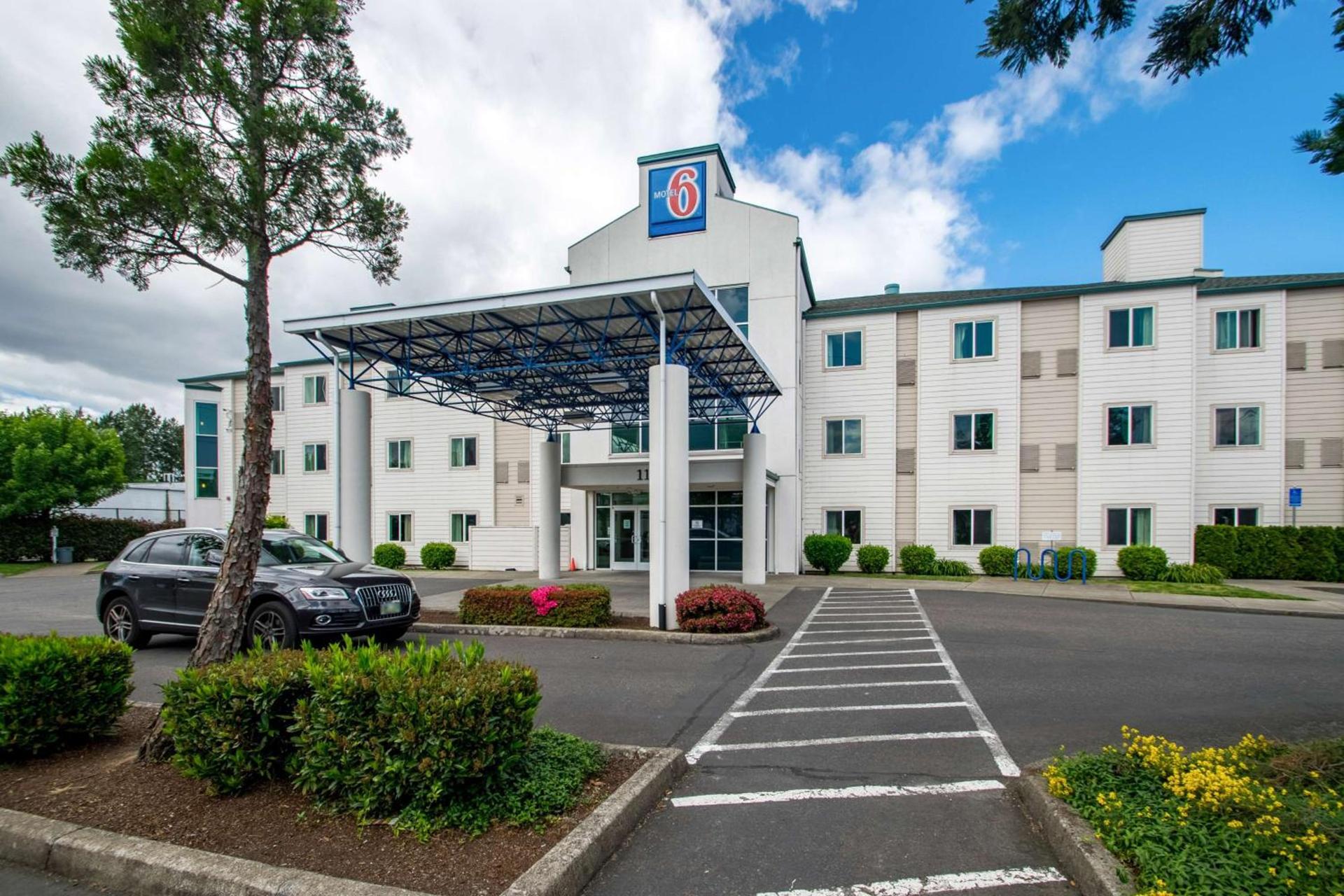 Motel 6-Portland, OR - I-5 photo 6