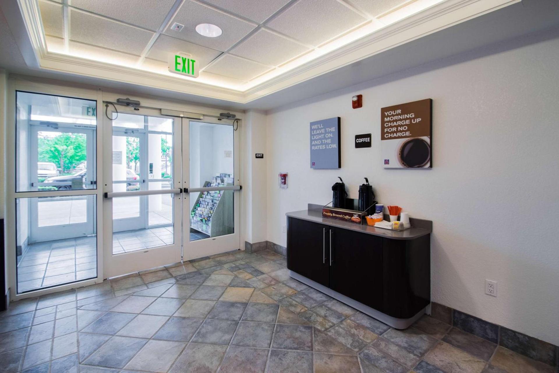 Motel 6-Portland, OR - I-5 photo 10