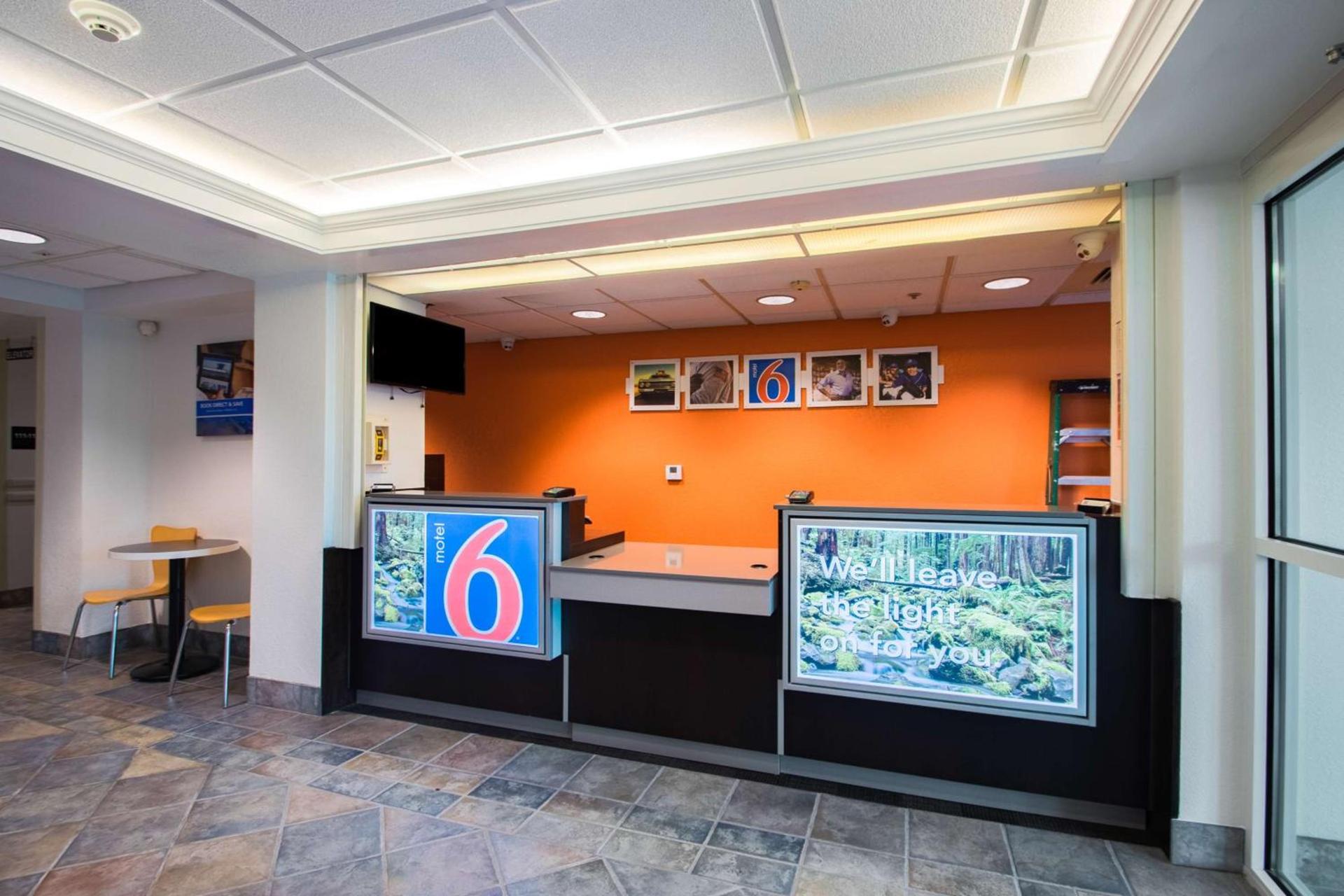 Motel 6-Portland, OR - I-5 photo 13