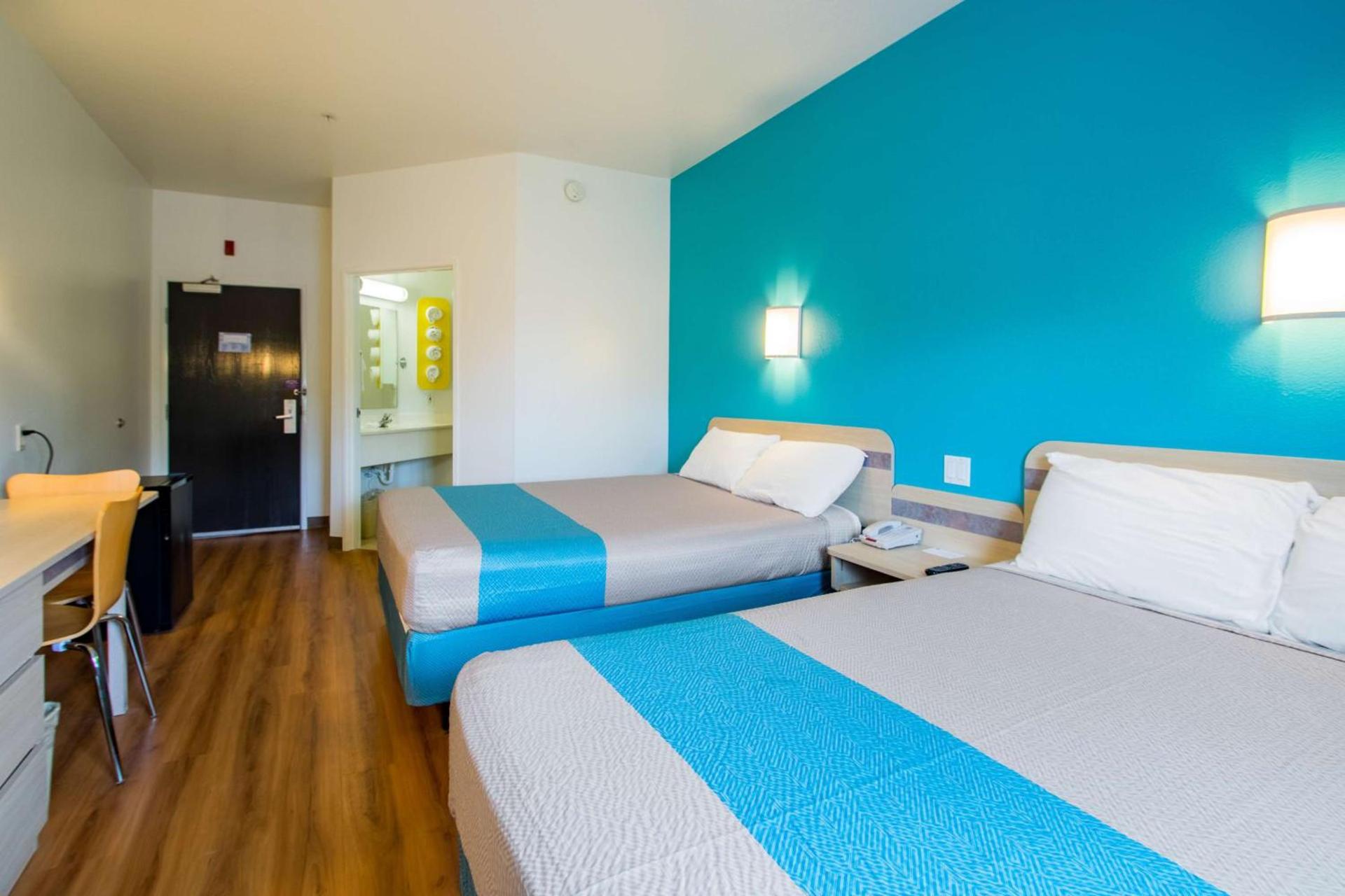 Motel 6-Portland, OR - I-5 photo 16