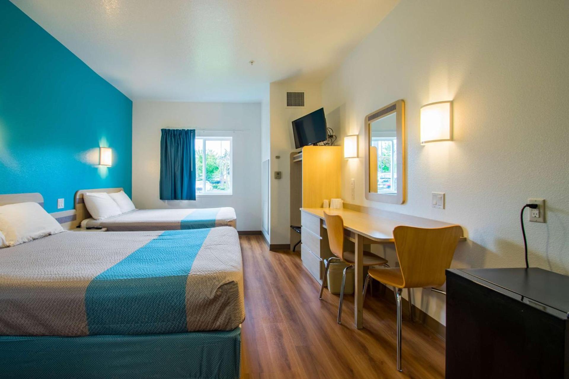 Motel 6-Portland, OR - I-5 photo 17