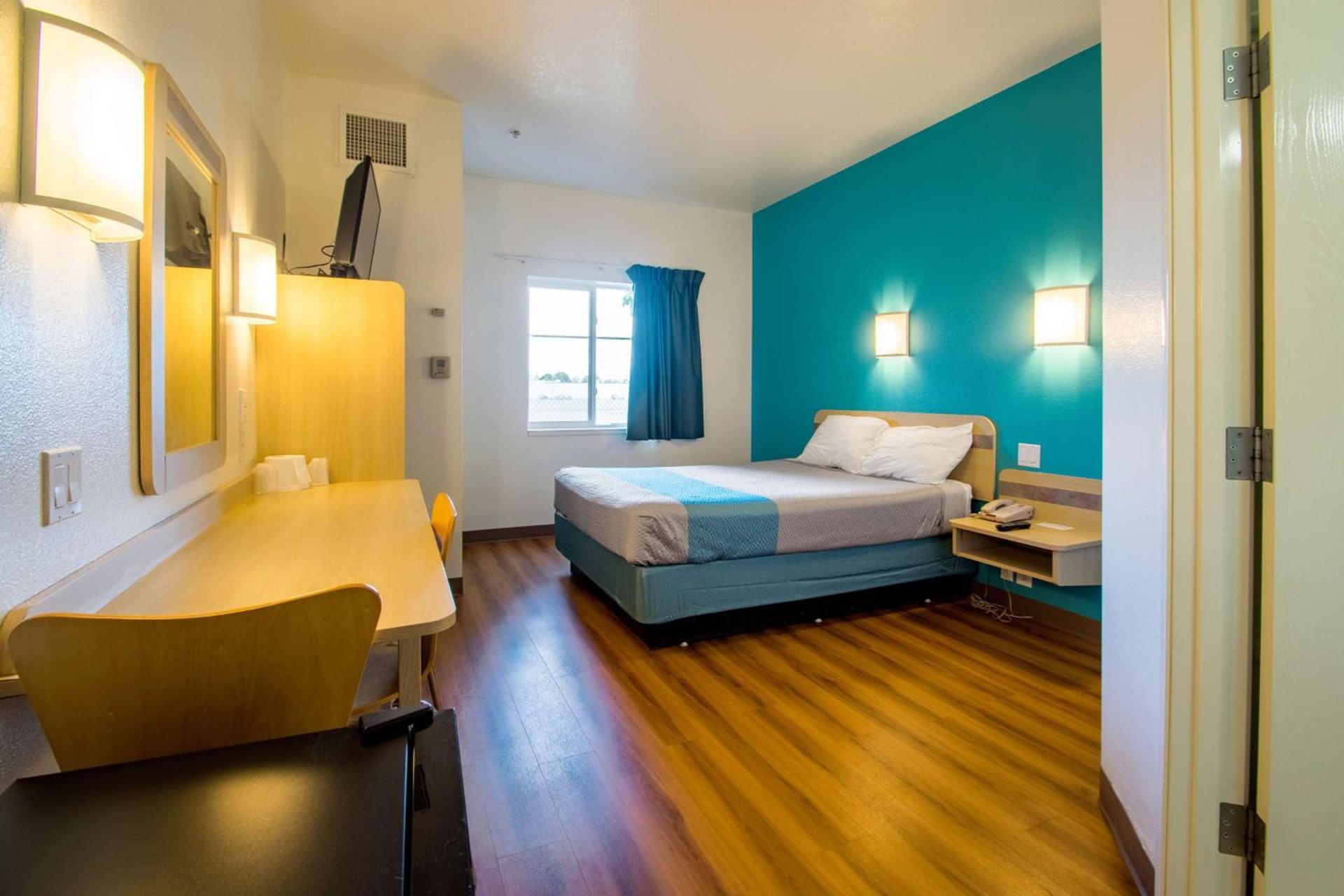 Motel 6-Portland, OR - I-5 photo 18