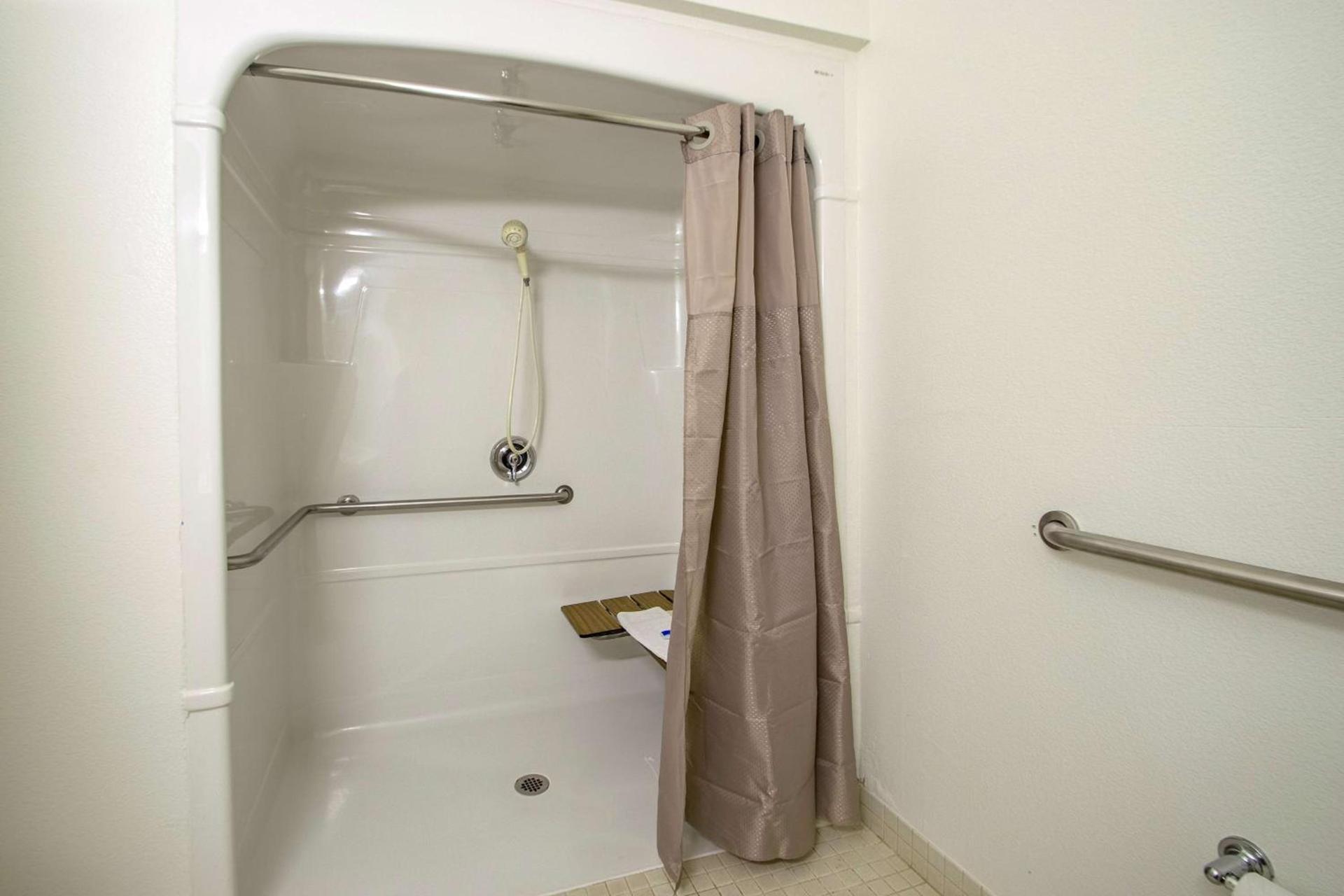 Motel 6-Portland, OR - I-5 photo 25