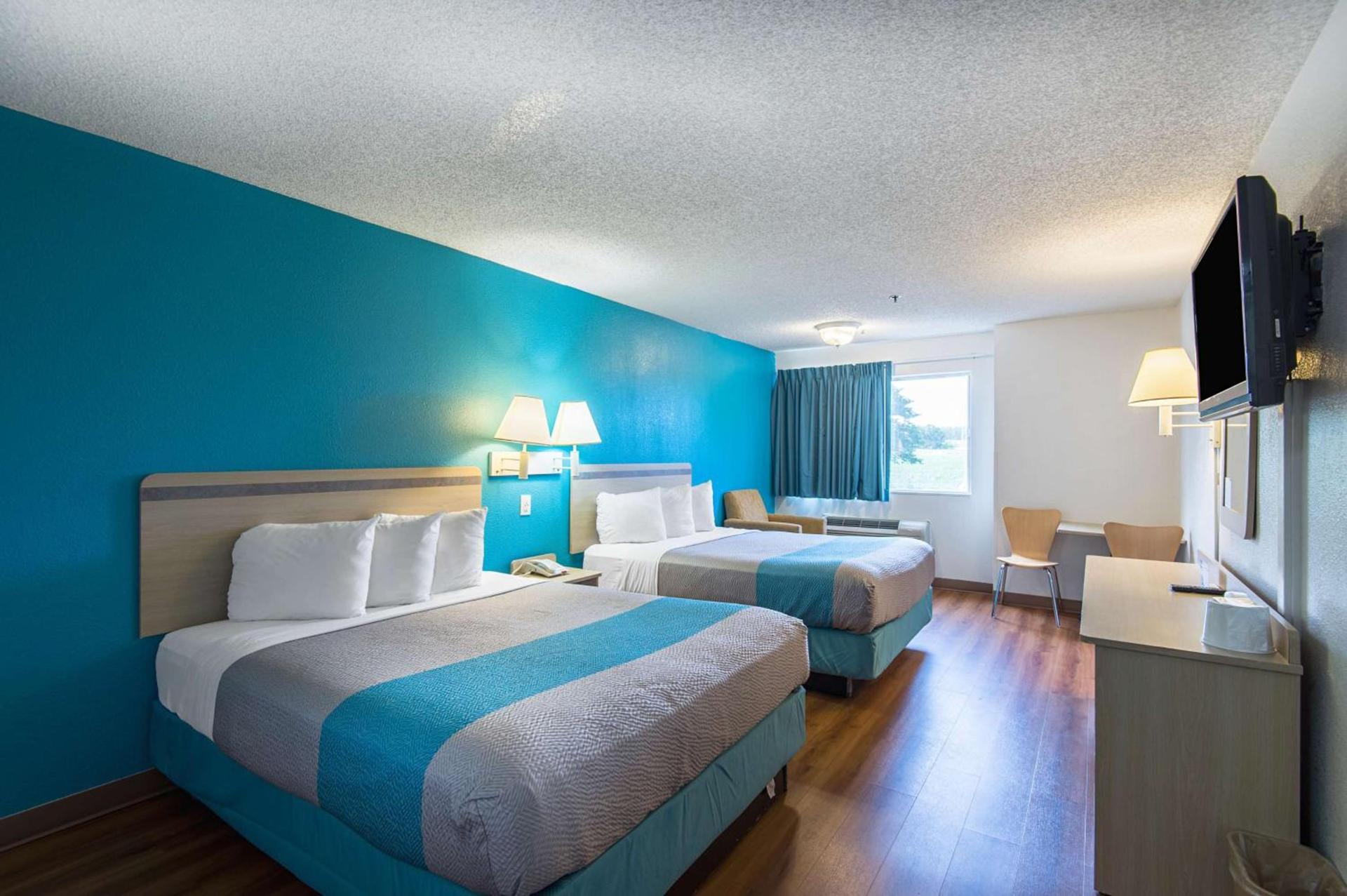 Motel 6-Lawrence, KS photo 10