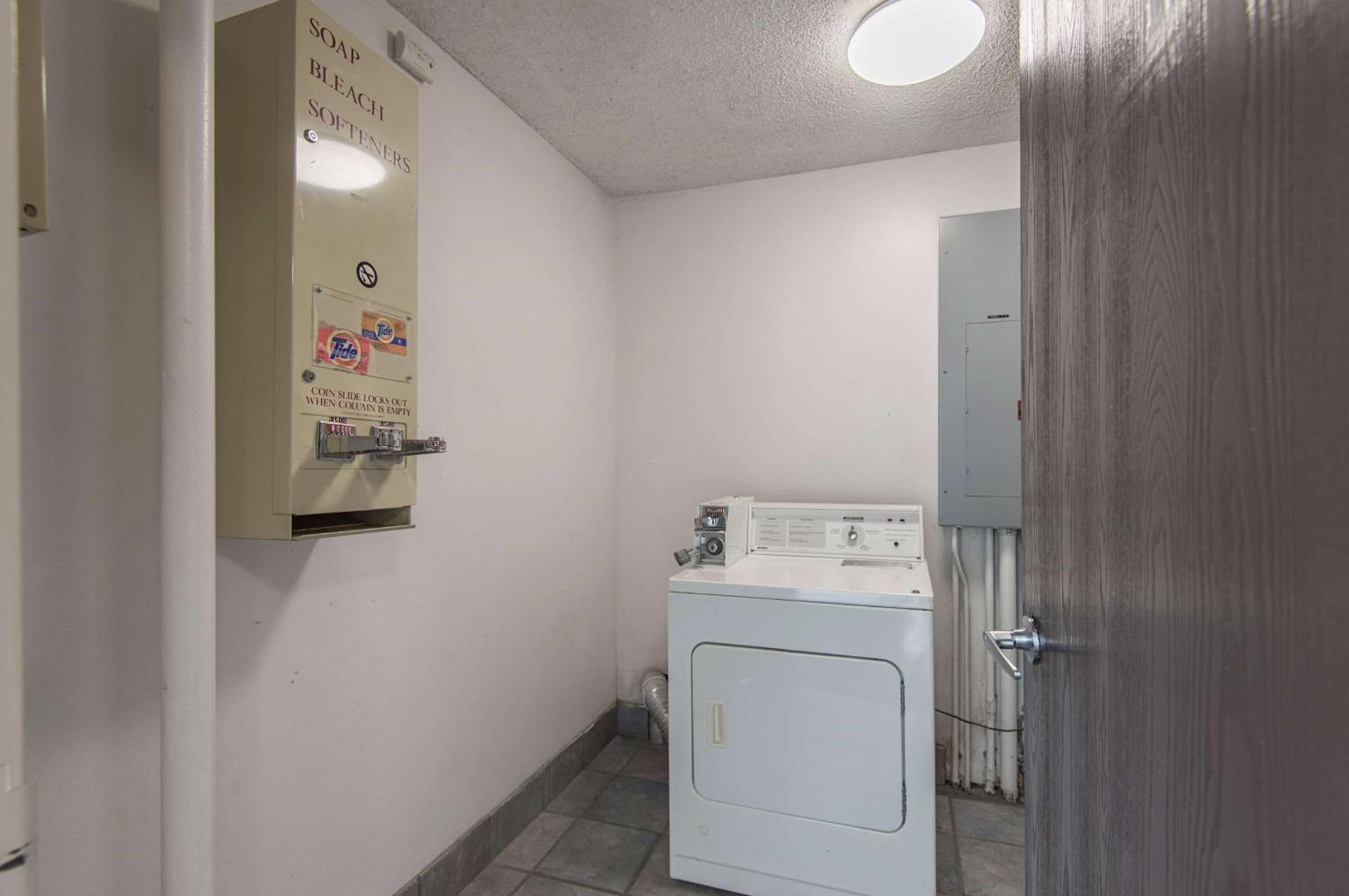 Motel 6-Lawrence, KS photo 24